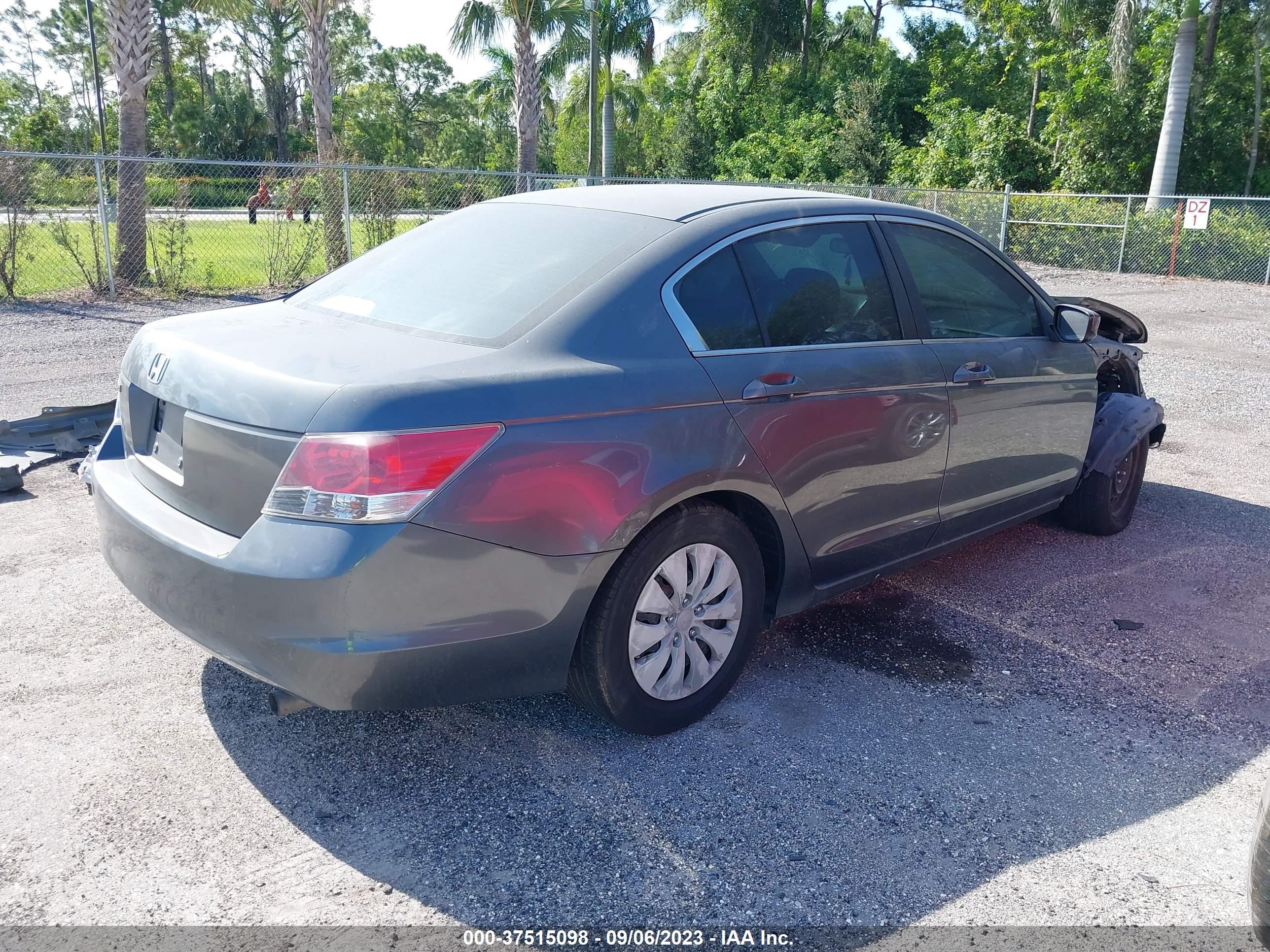 Photo 3 VIN: 1HGCP26319A057127 - HONDA ACCORD 