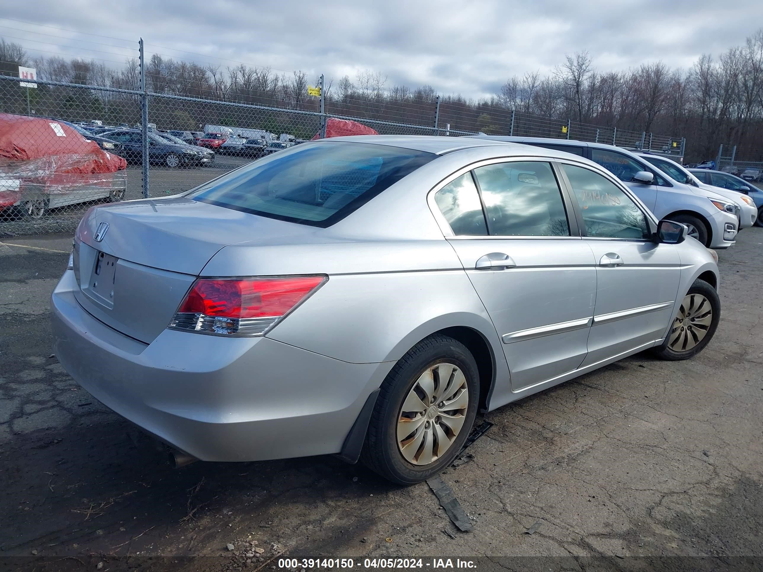 Photo 3 VIN: 1HGCP26319A131534 - HONDA ACCORD 