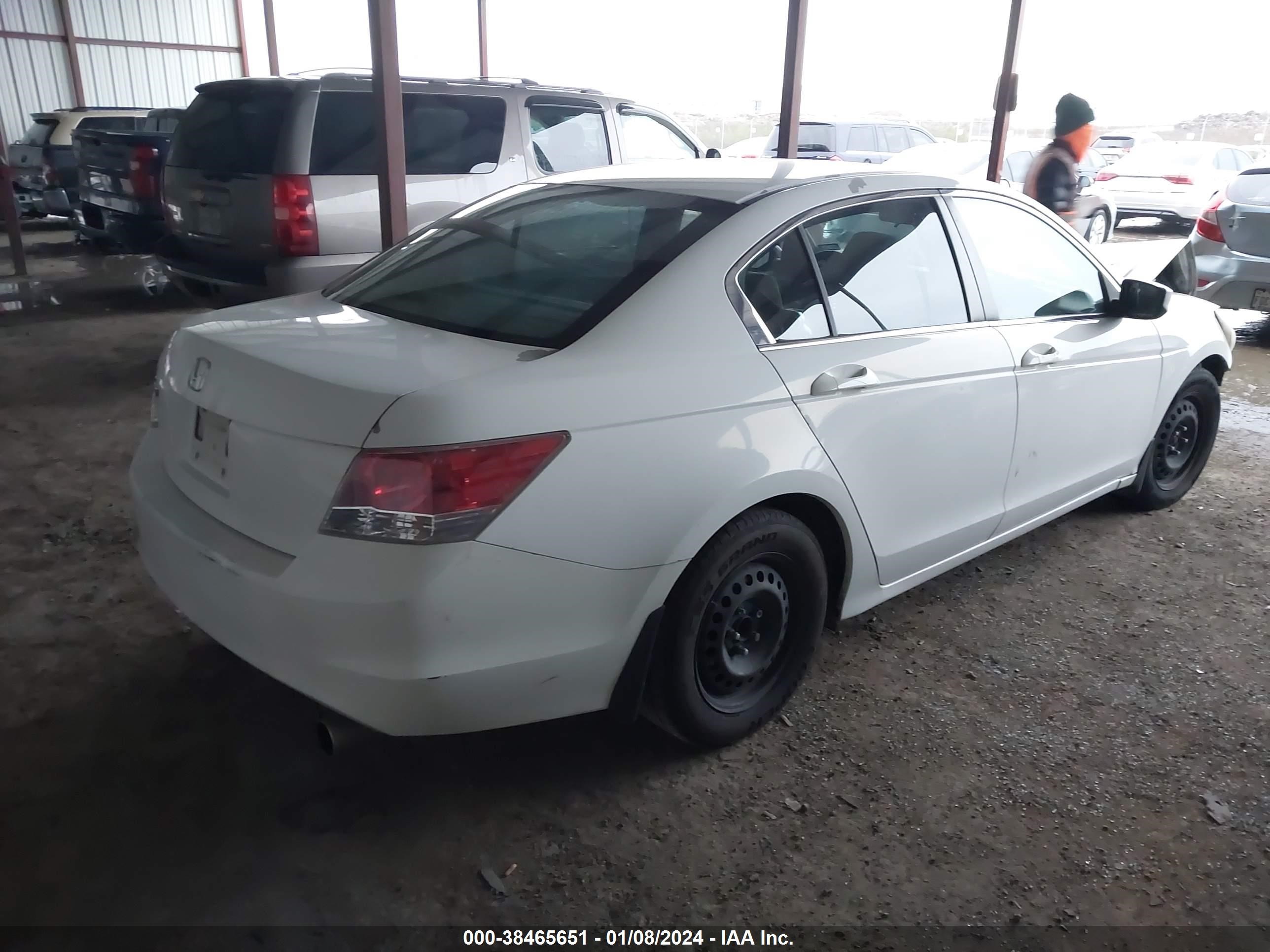 Photo 3 VIN: 1HGCP26338A082853 - HONDA ACCORD 