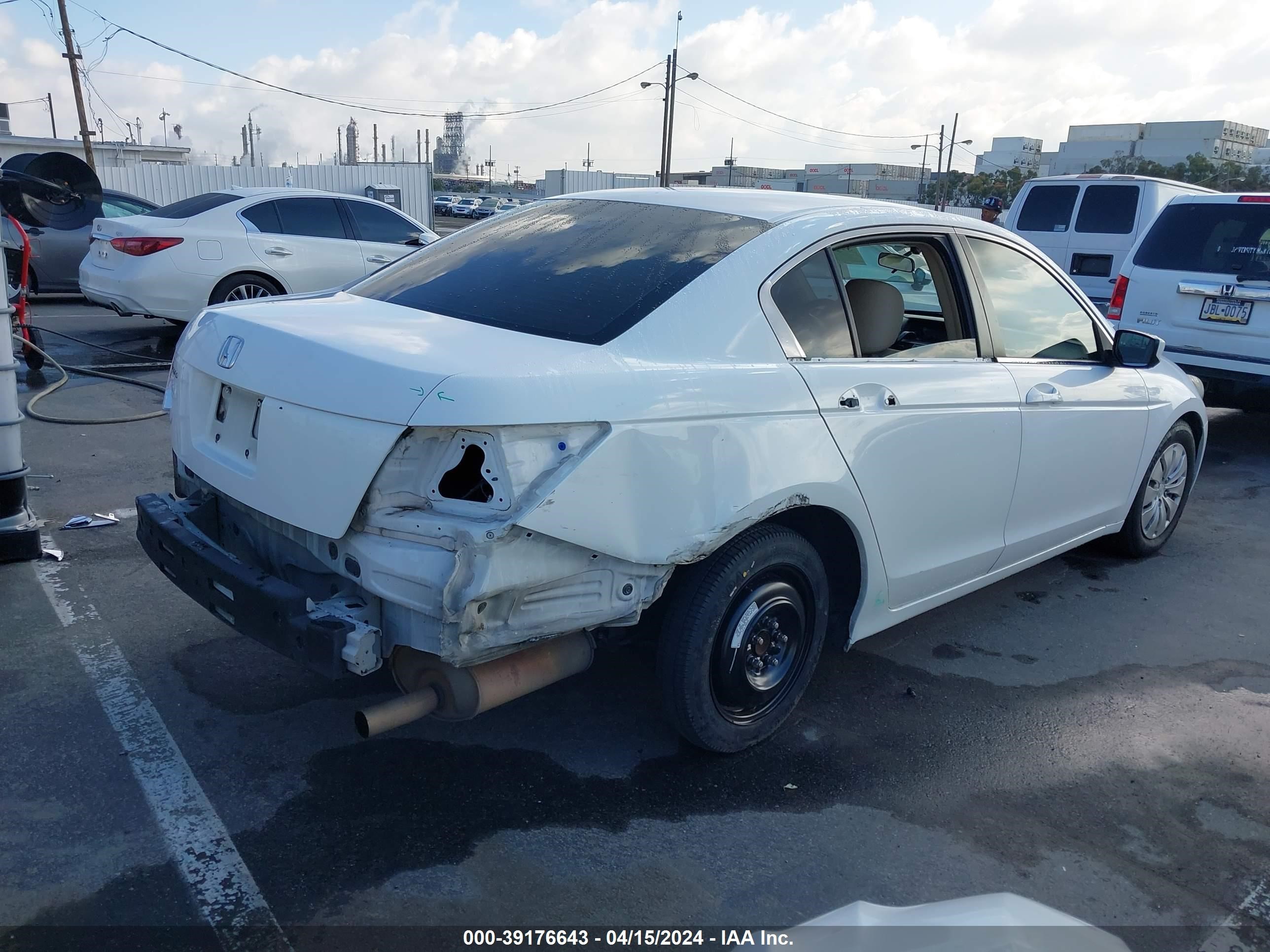 Photo 3 VIN: 1HGCP26339A008754 - HONDA ACCORD 