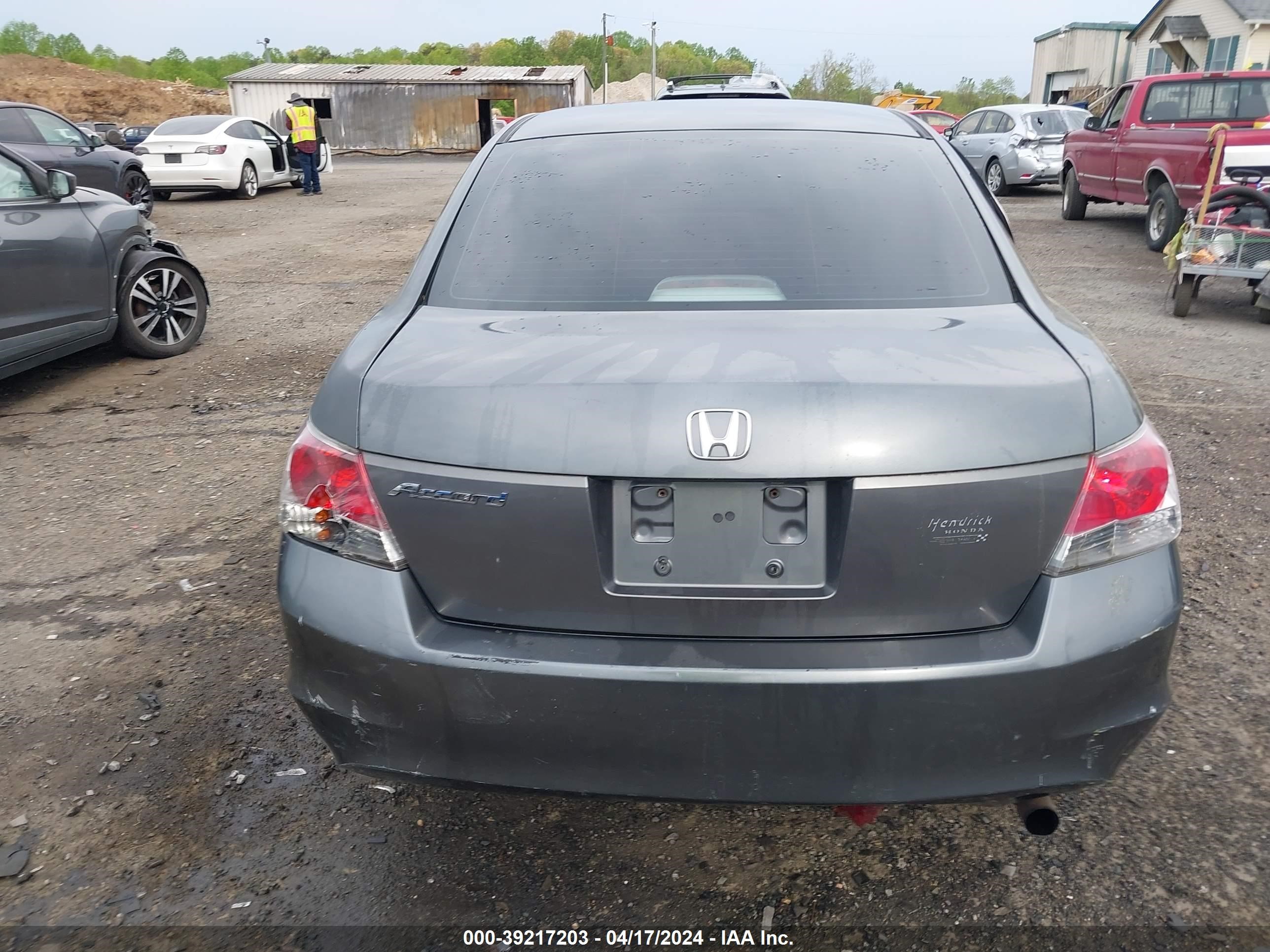 Photo 16 VIN: 1HGCP26348A108750 - HONDA ACCORD 