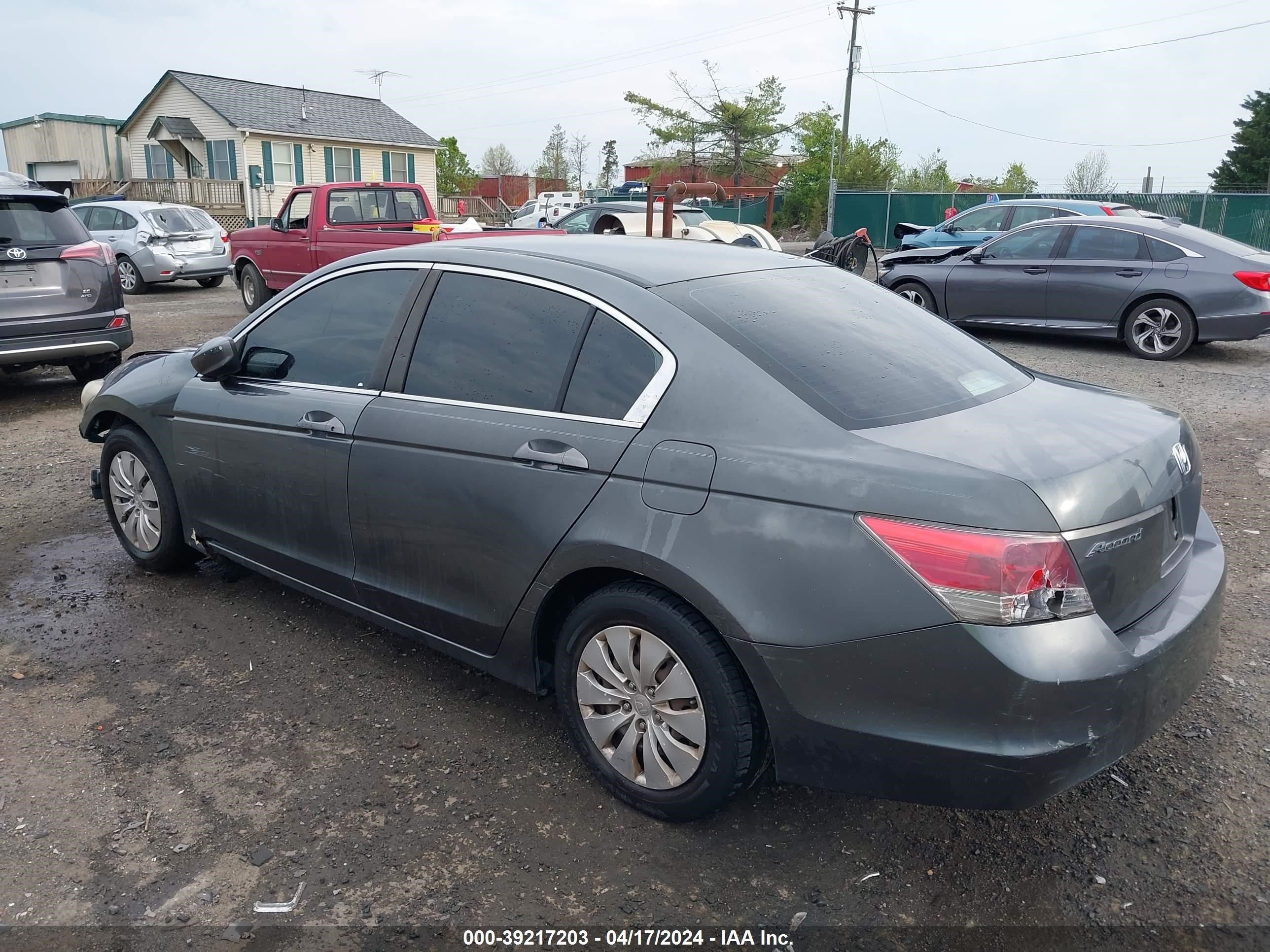 Photo 2 VIN: 1HGCP26348A108750 - HONDA ACCORD 