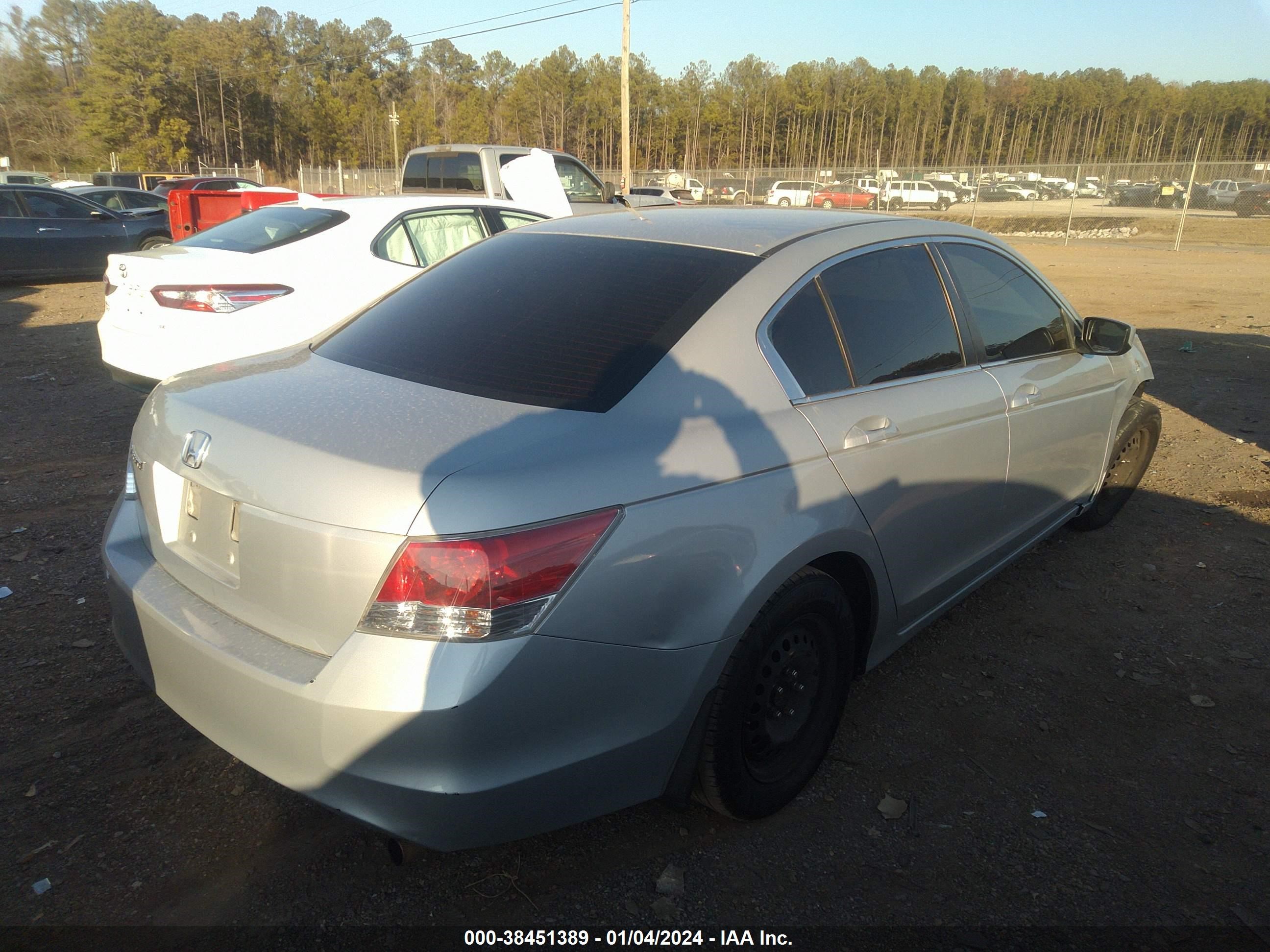 Photo 3 VIN: 1HGCP26358A116209 - HONDA ACCORD 