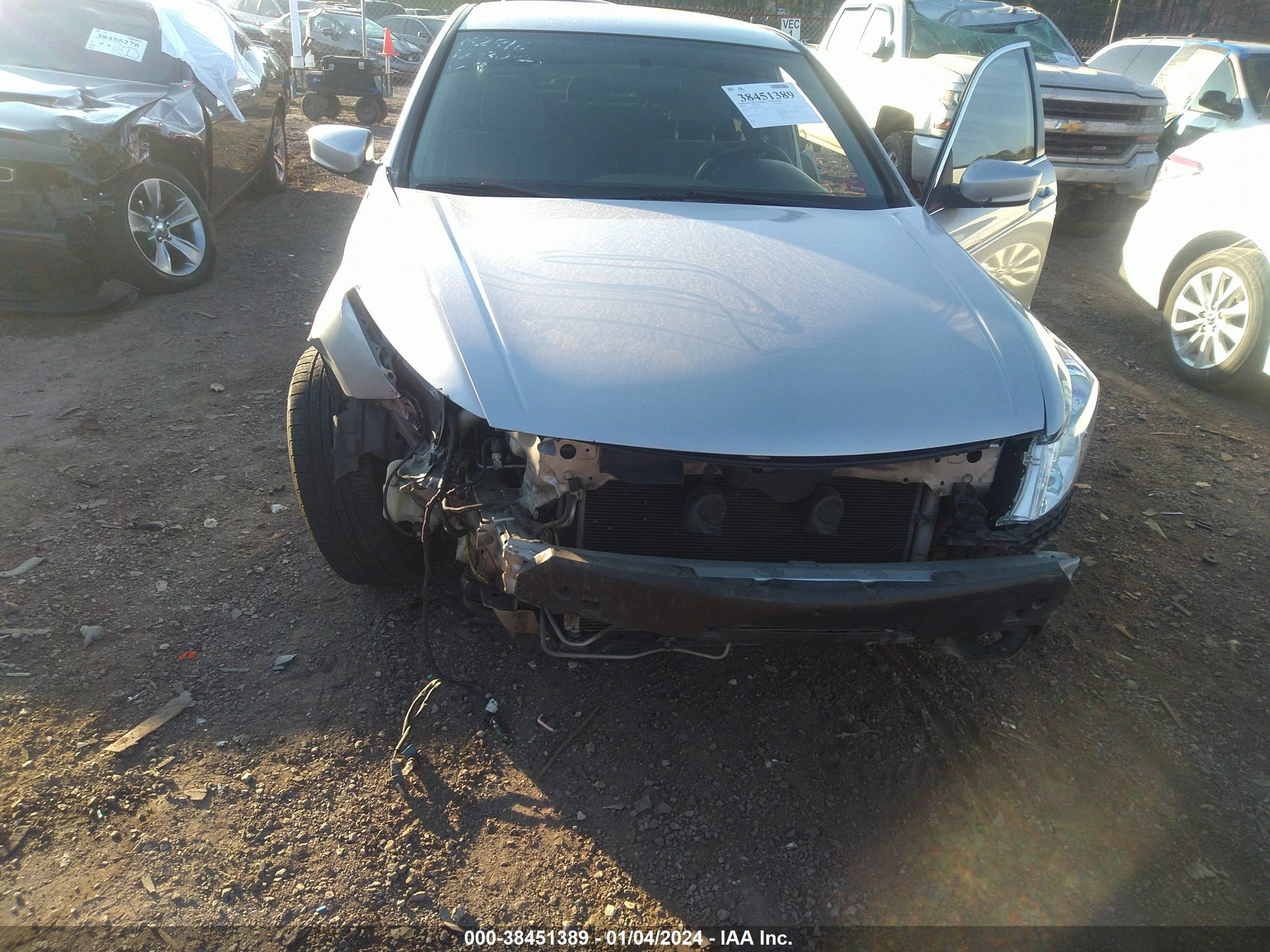 Photo 5 VIN: 1HGCP26358A116209 - HONDA ACCORD 