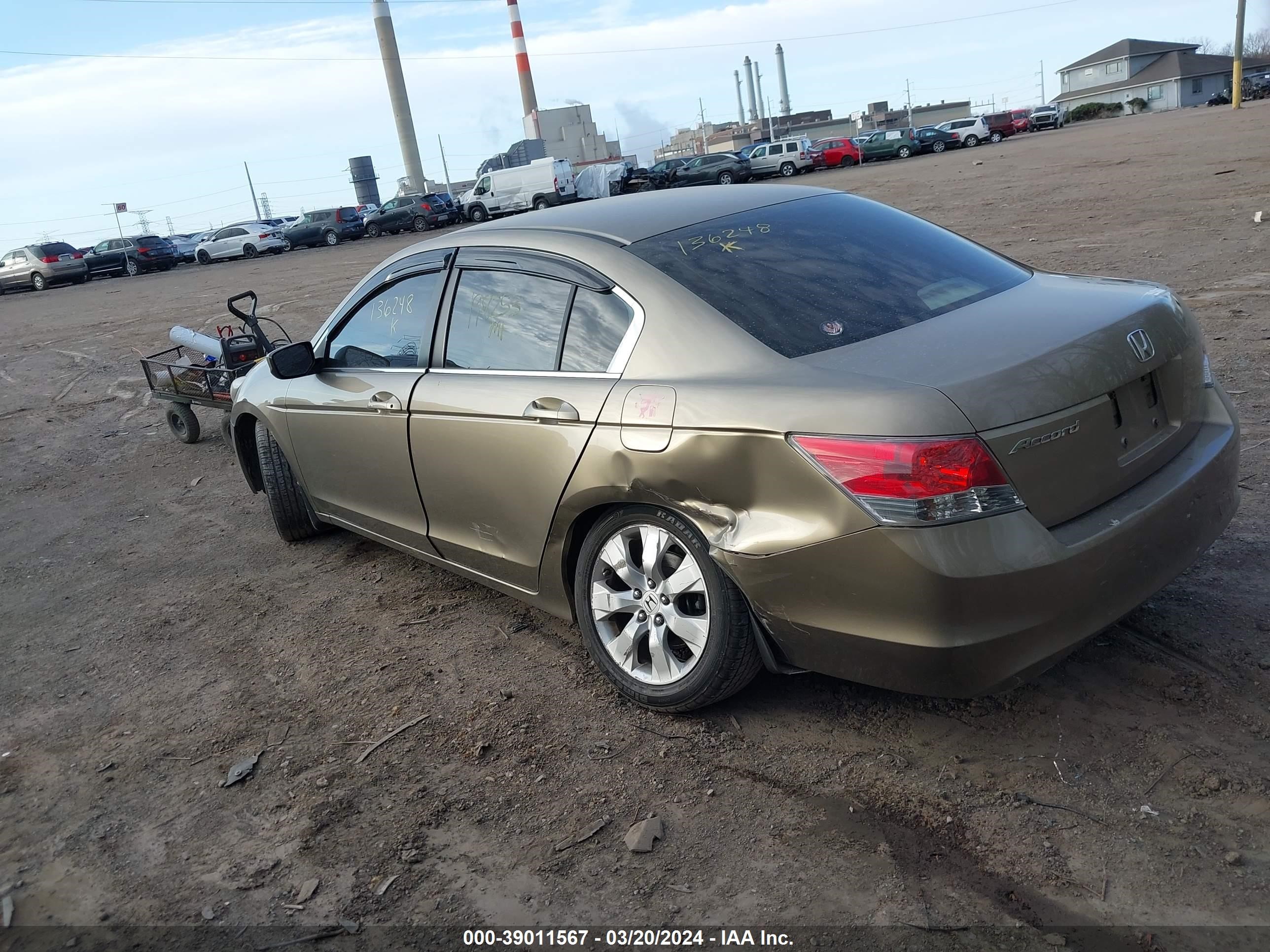 Photo 2 VIN: 1HGCP26358A136248 - HONDA ACCORD 