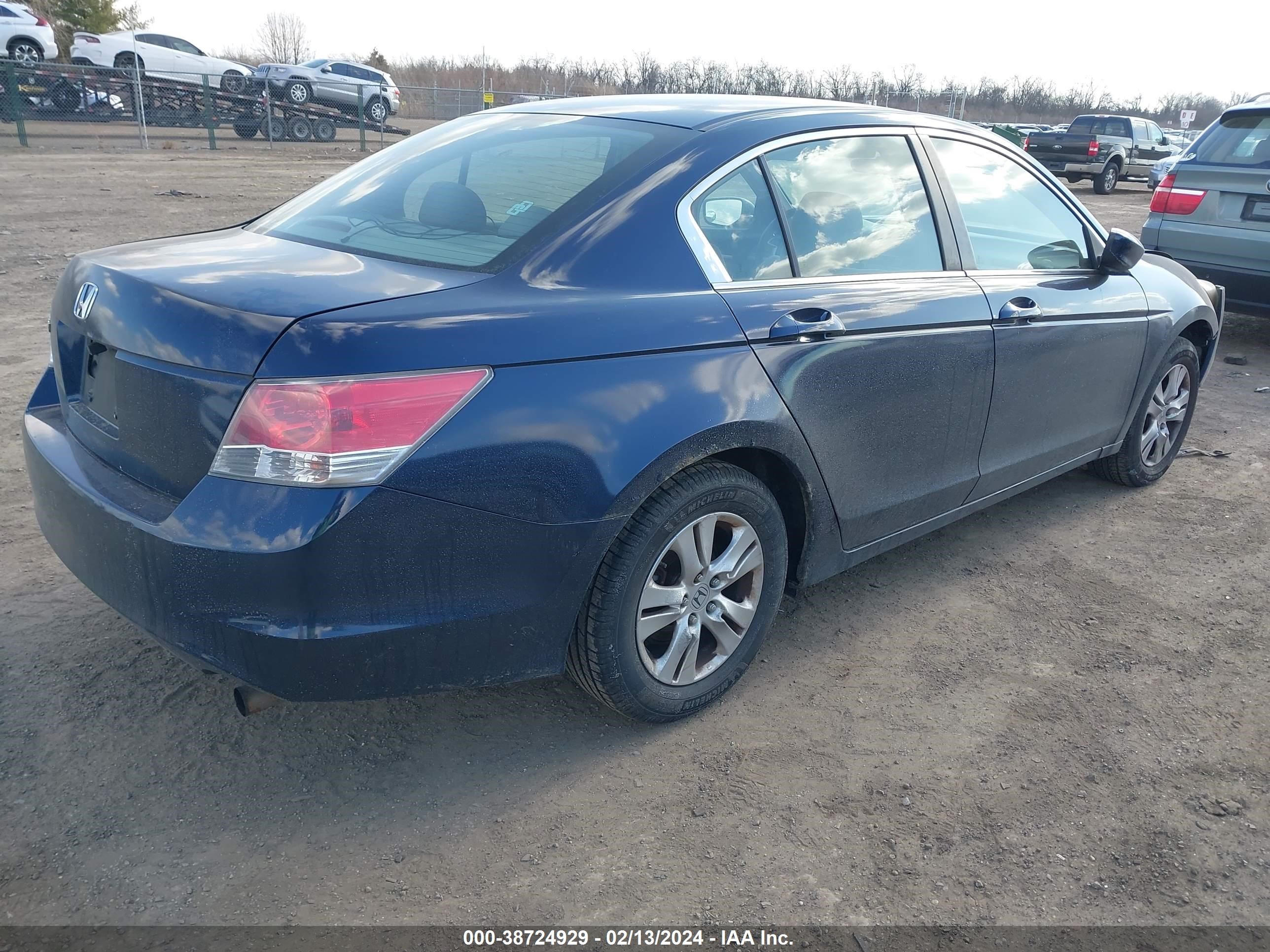 Photo 3 VIN: 1HGCP26368A152264 - HONDA ACCORD 