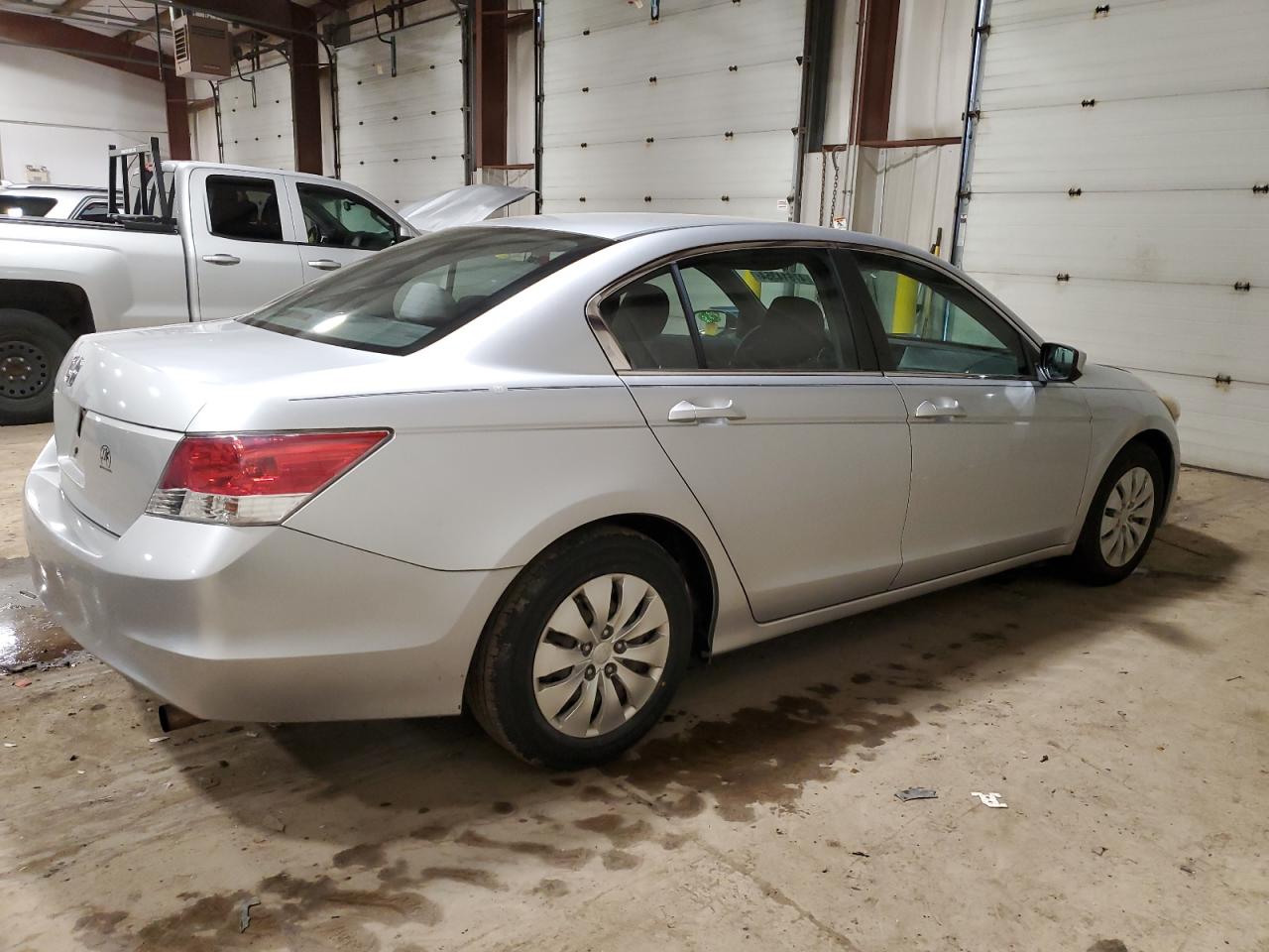 Photo 2 VIN: 1HGCP26369A076305 - HONDA ACCORD 