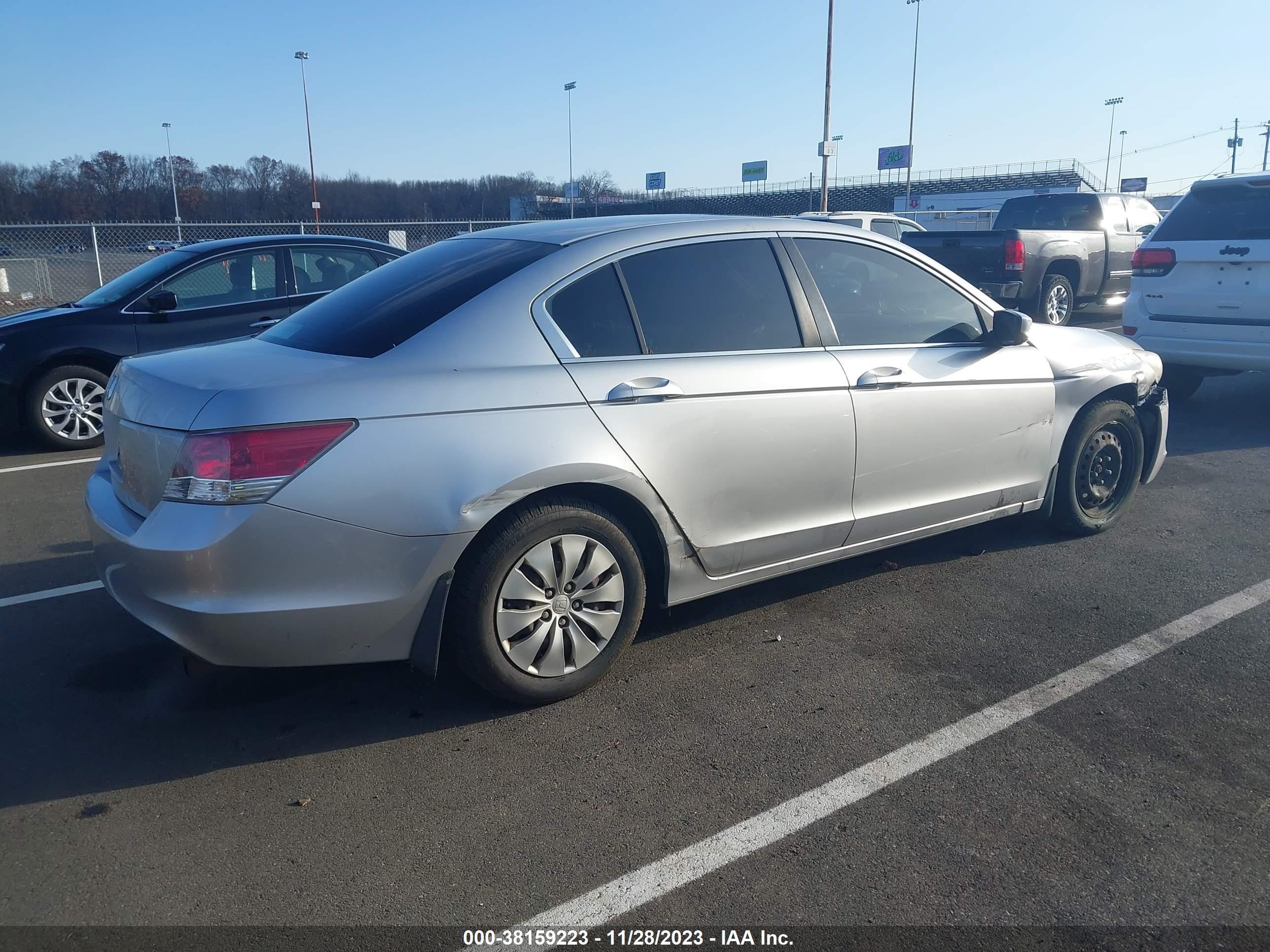 Photo 3 VIN: 1HGCP26388A014998 - HONDA ACCORD 