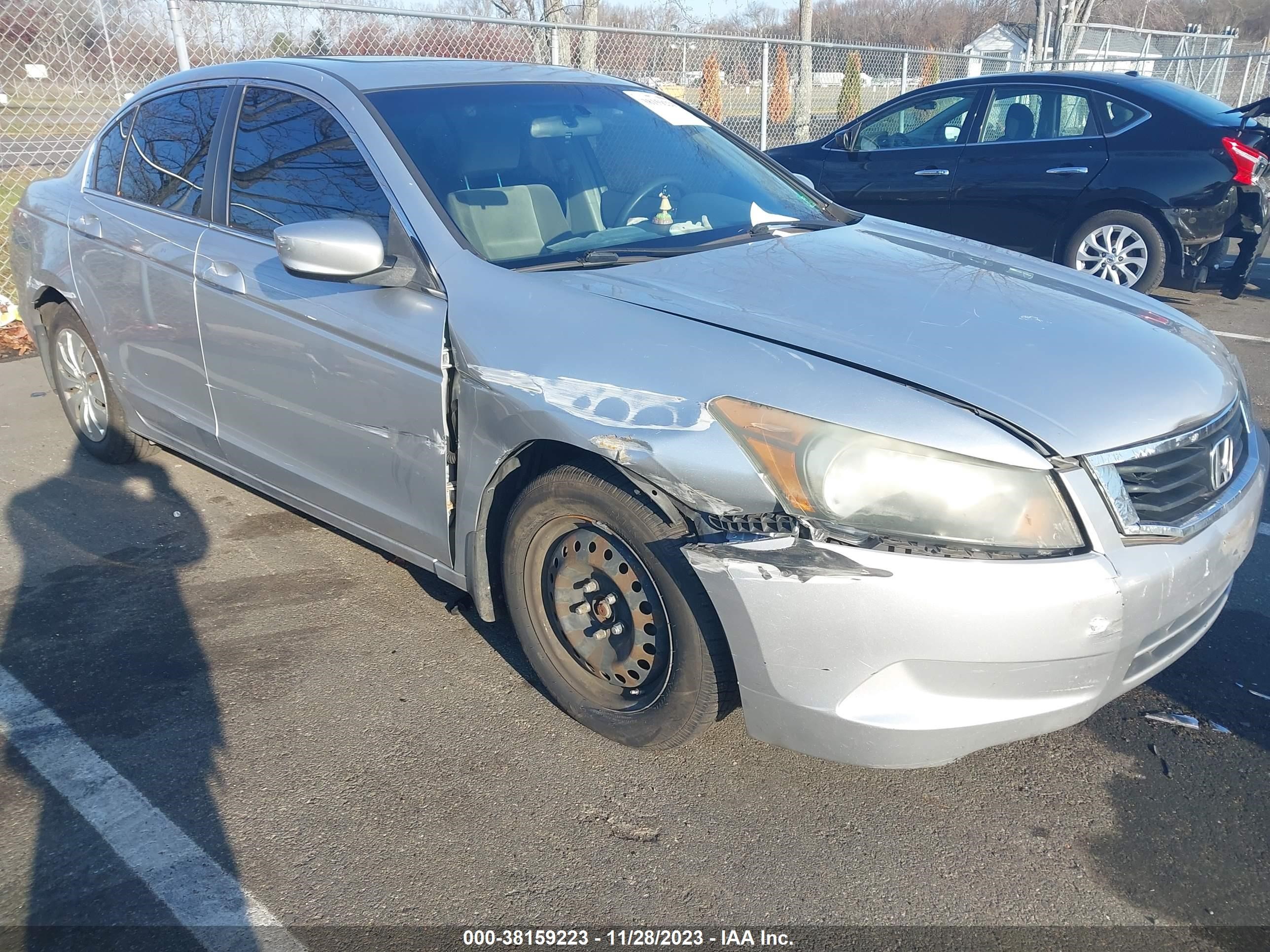 Photo 5 VIN: 1HGCP26388A014998 - HONDA ACCORD 