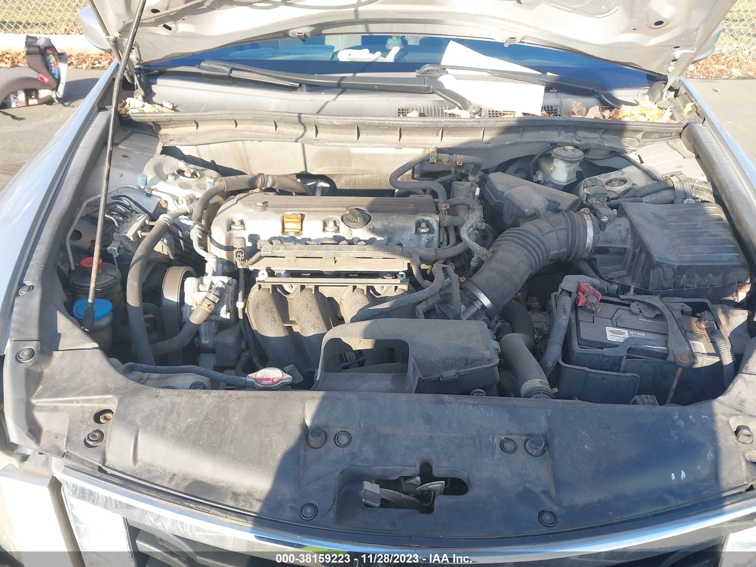 Photo 9 VIN: 1HGCP26388A014998 - HONDA ACCORD 