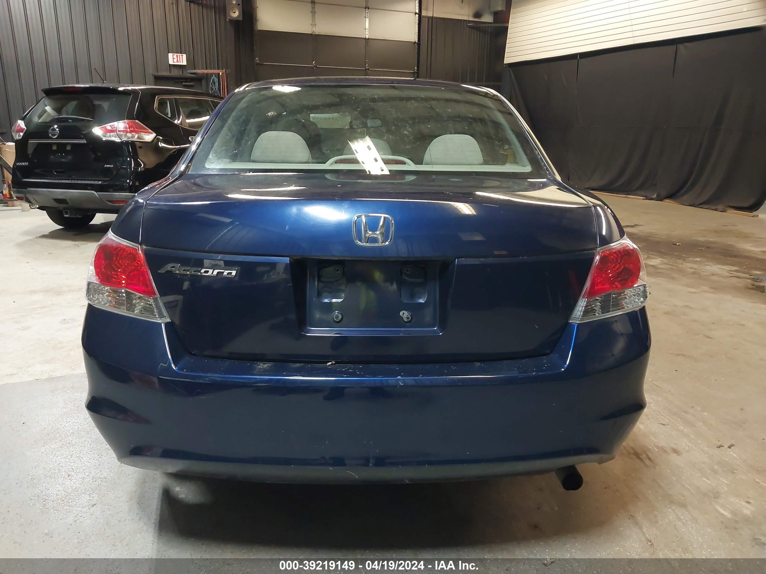 Photo 16 VIN: 1HGCP26389A011228 - HONDA ACCORD 