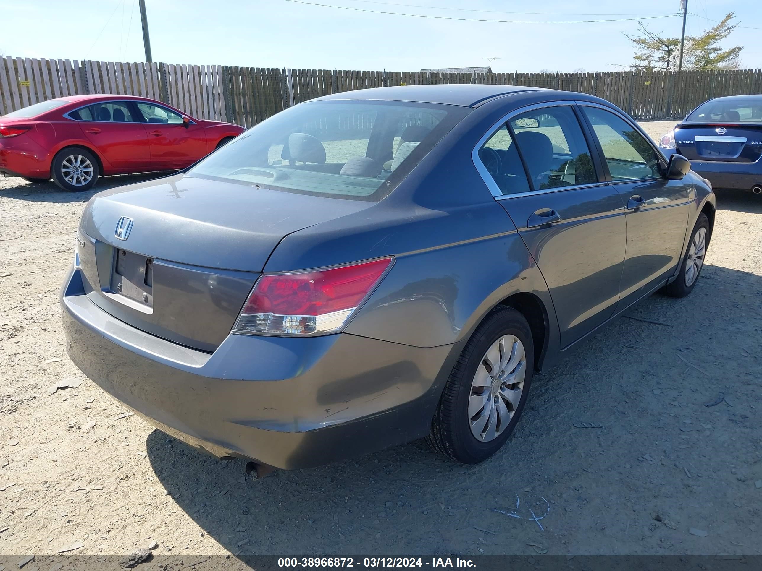 Photo 3 VIN: 1HGCP26398A061585 - HONDA ACCORD 