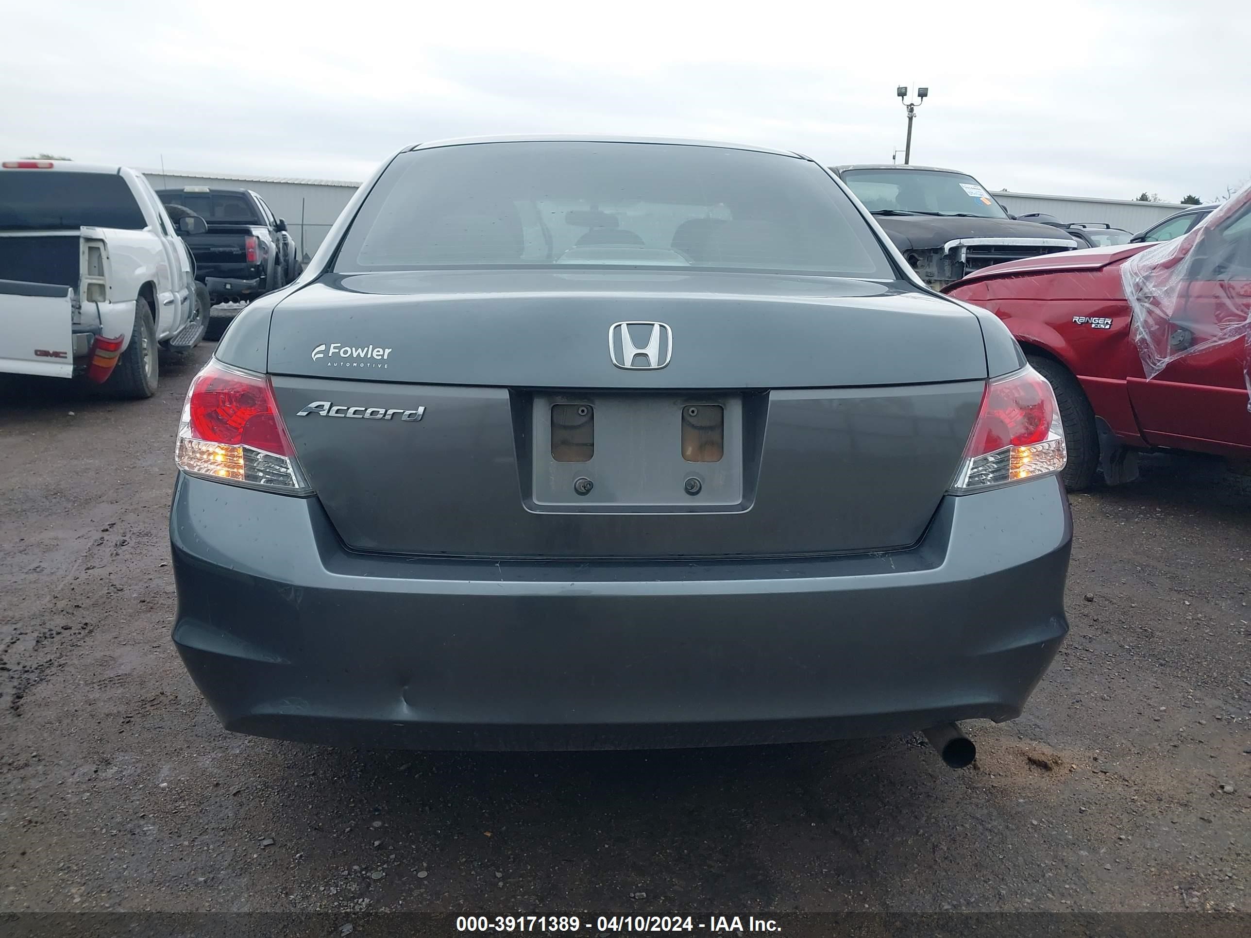 Photo 15 VIN: 1HGCP26398A127889 - HONDA ACCORD 