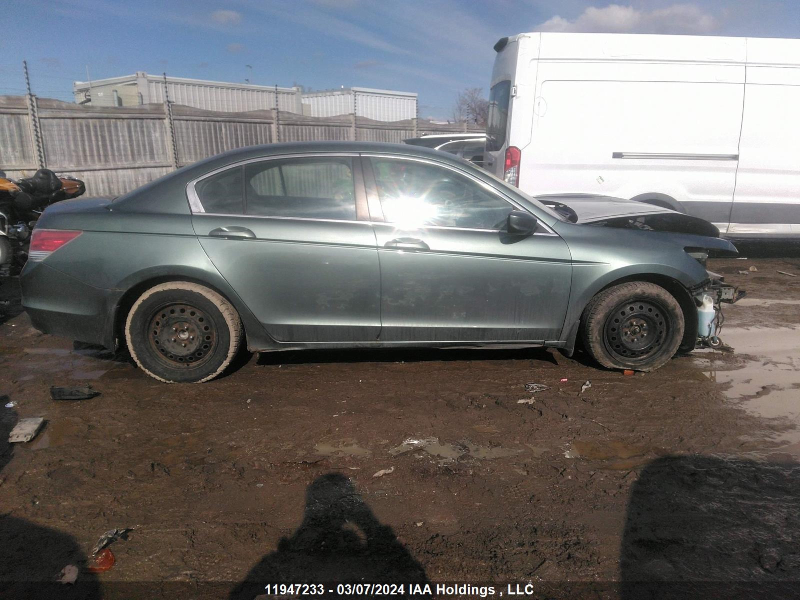 Photo 13 VIN: 1HGCP26398A811566 - HONDA ACCORD 