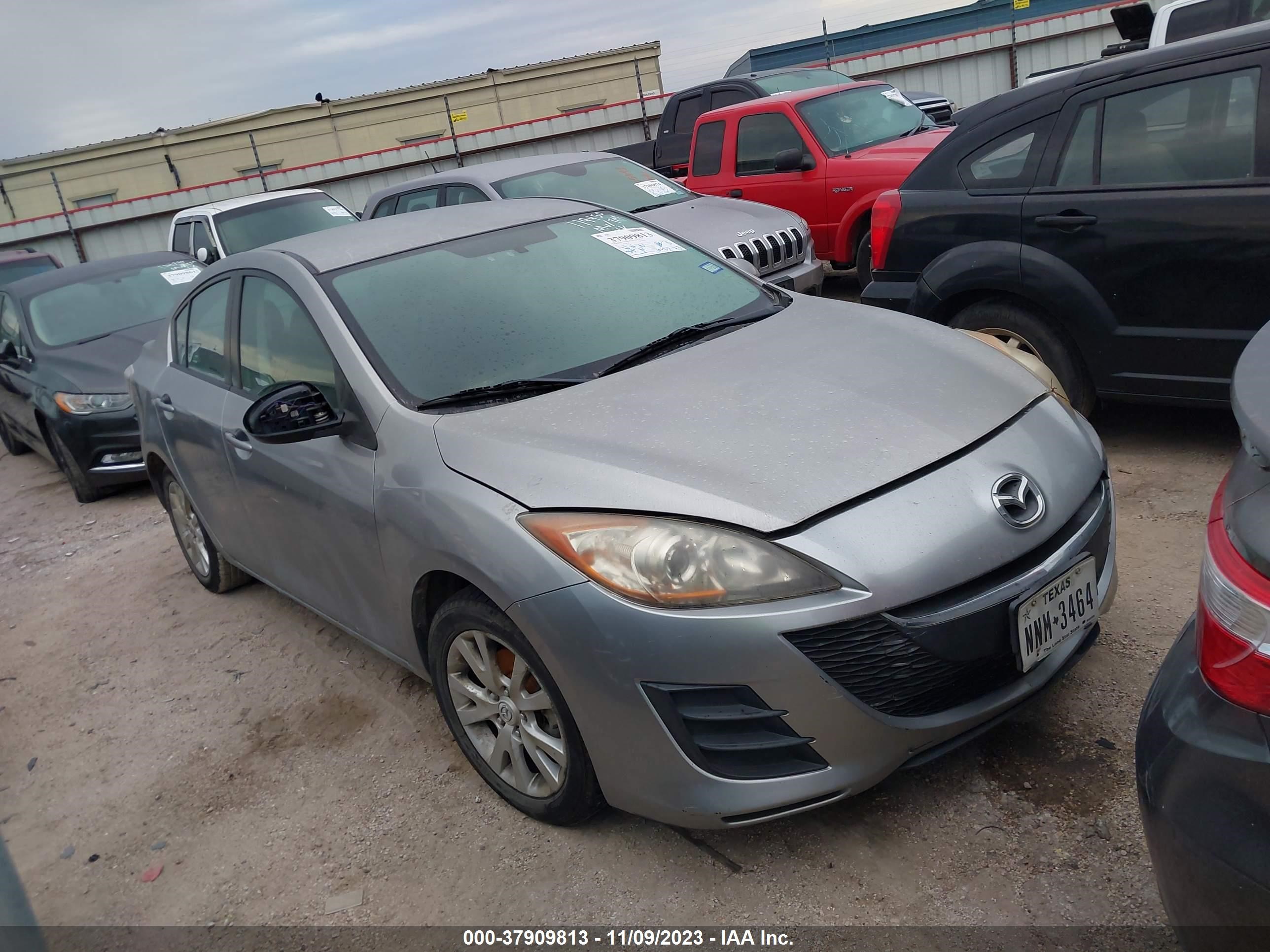 Photo 0 VIN: 1HGCP26399A064696 - MAZDA 3 