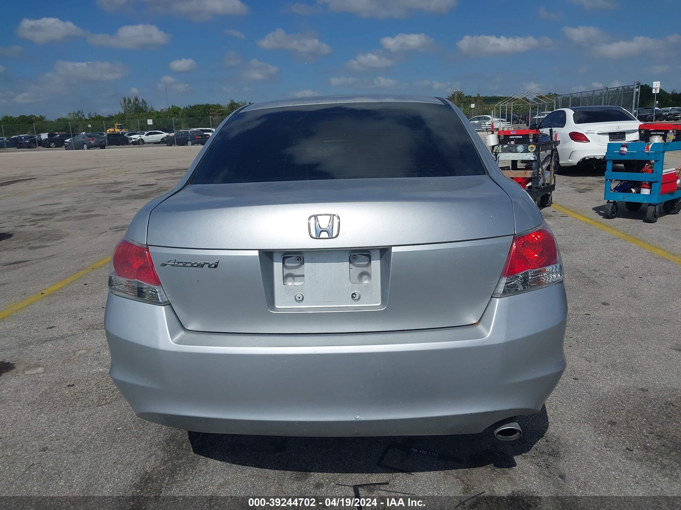 Photo 15 VIN: 1HGCP26399A142636 - HONDA ACCORD 