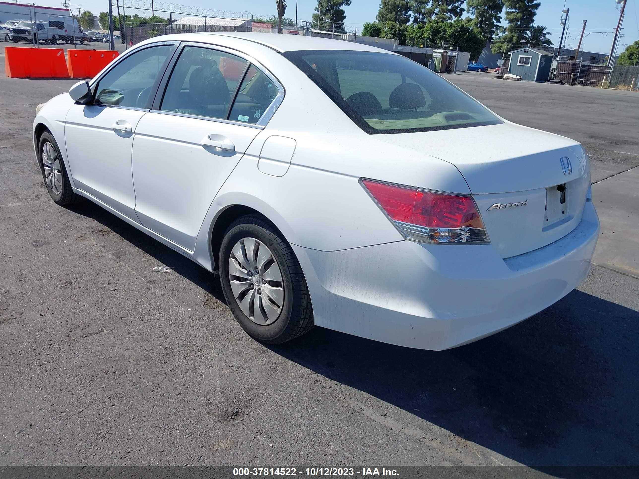 Photo 2 VIN: 1HGCP26399A173319 - HONDA ACCORD 