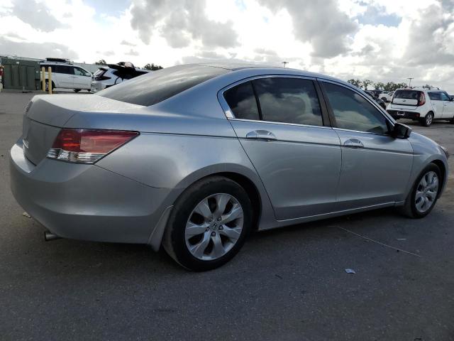 Photo 2 VIN: 1HGCP263X8A010922 - HONDA ACCORD LX 