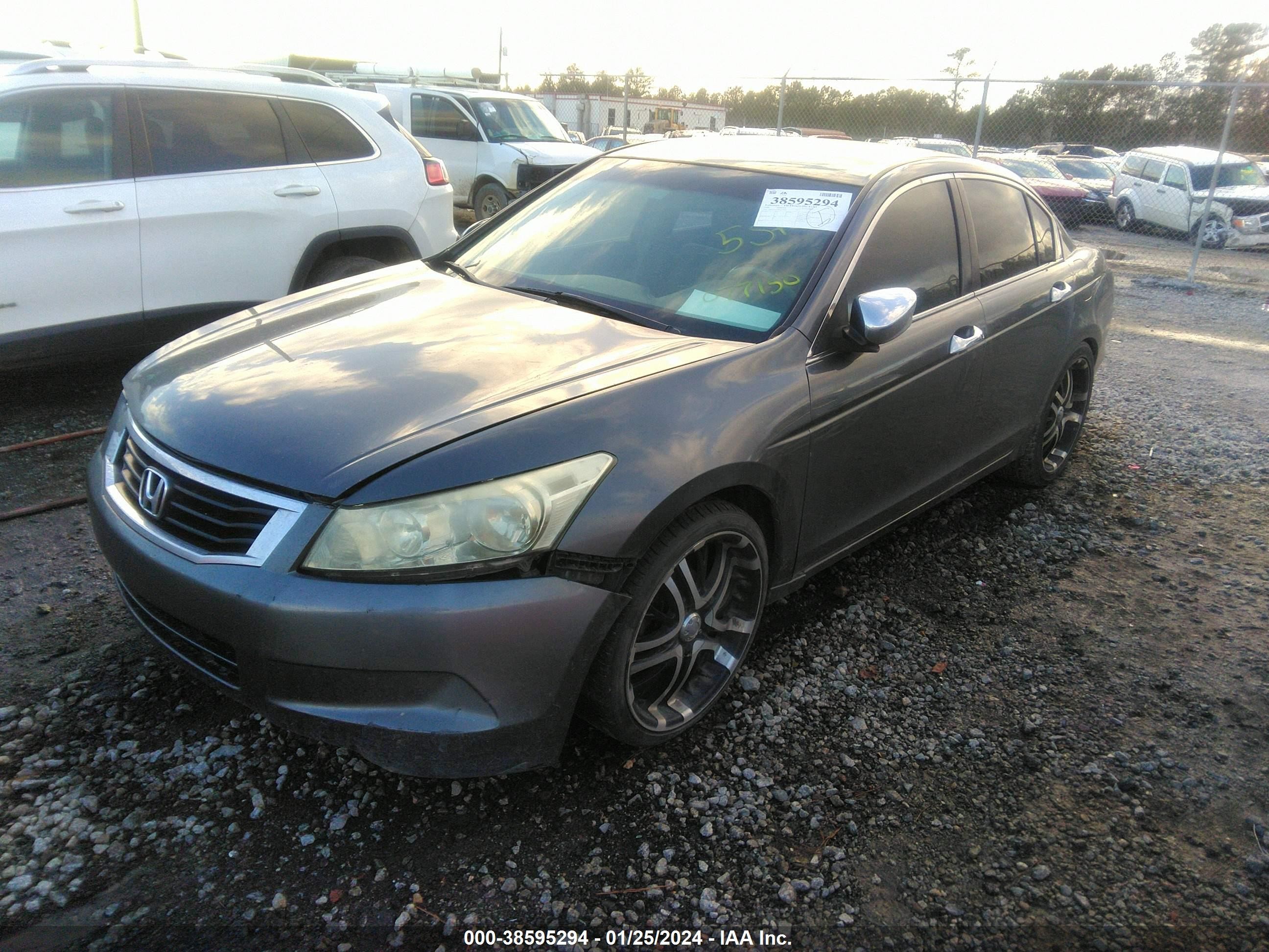 Photo 1 VIN: 1HGCP263X8A077150 - HONDA ACCORD 