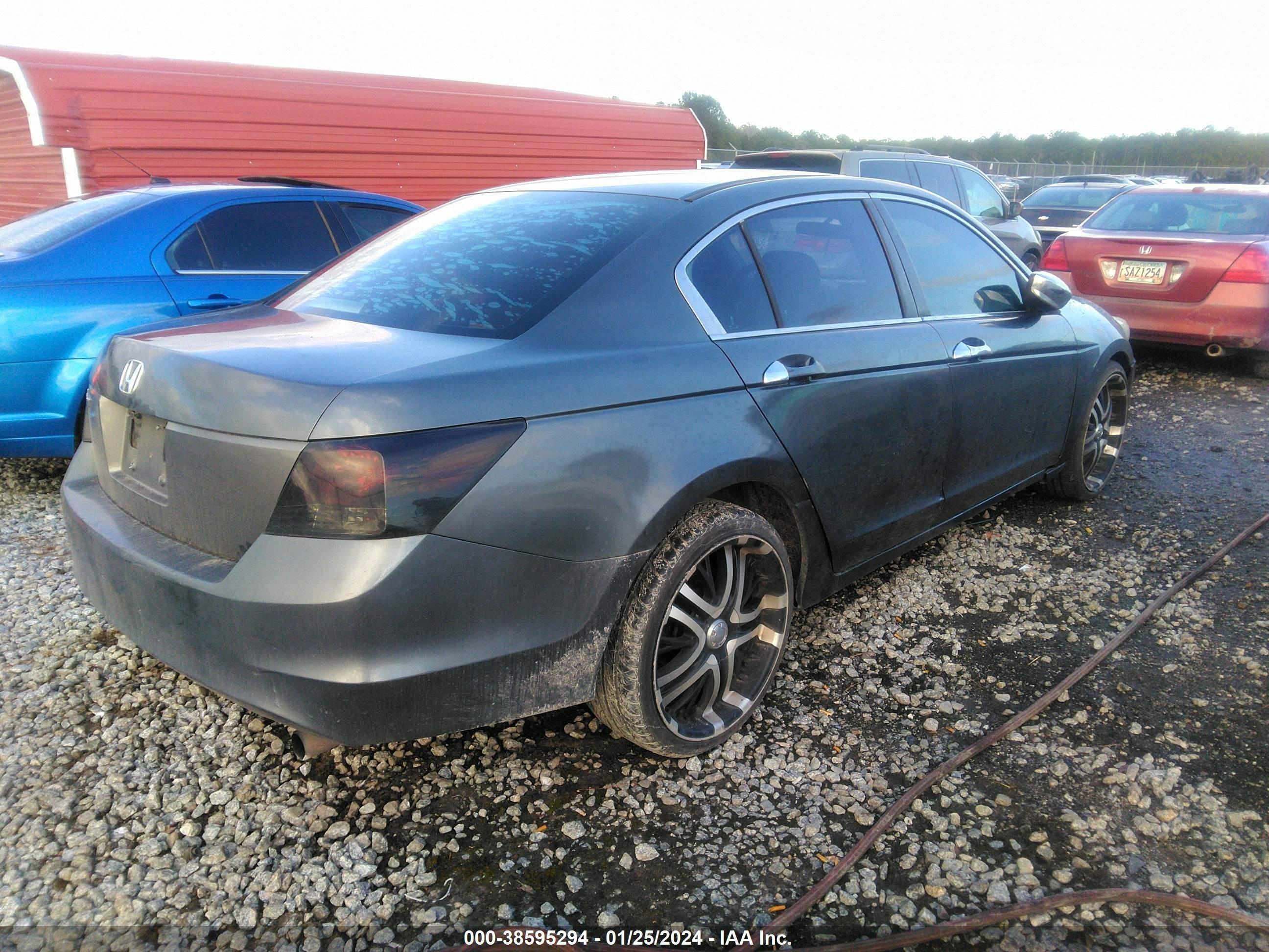 Photo 3 VIN: 1HGCP263X8A077150 - HONDA ACCORD 