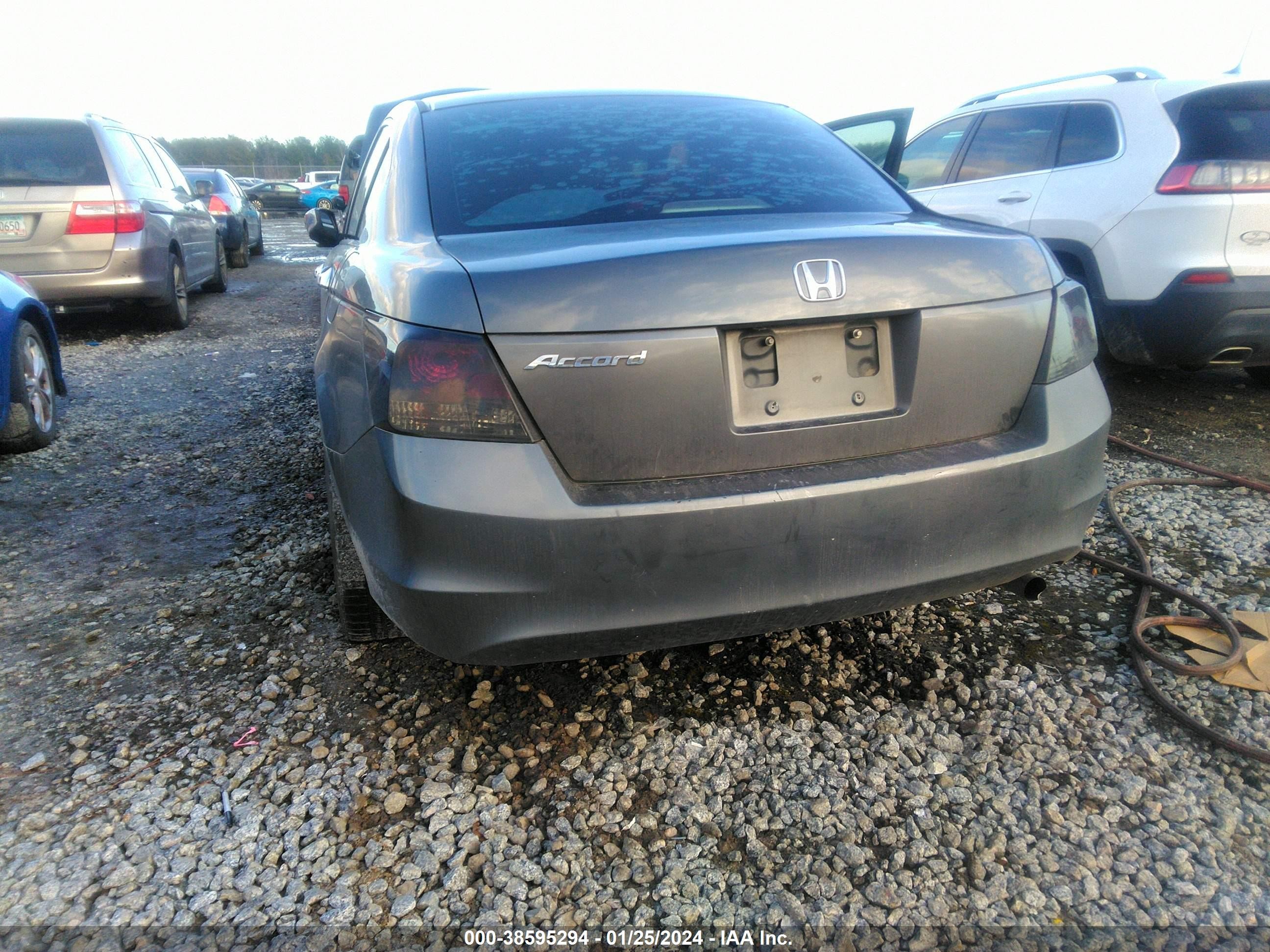 Photo 5 VIN: 1HGCP263X8A077150 - HONDA ACCORD 