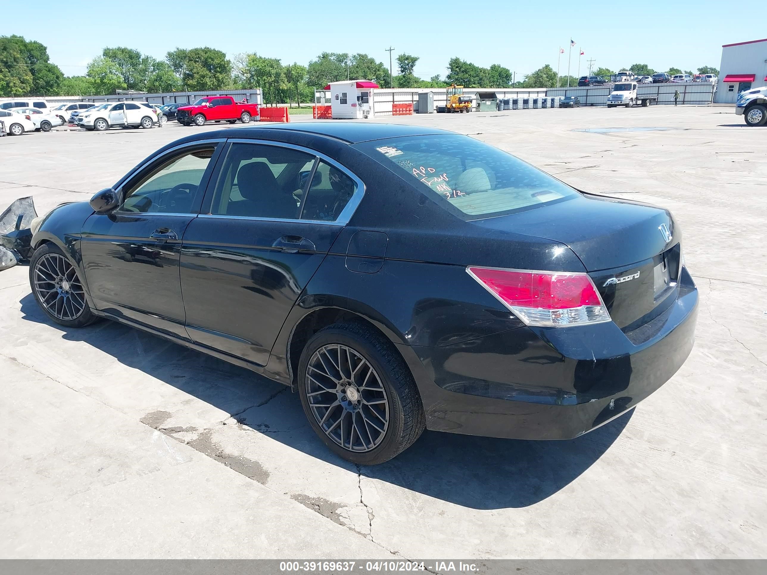 Photo 2 VIN: 1HGCP263X9A130835 - HONDA ACCORD 