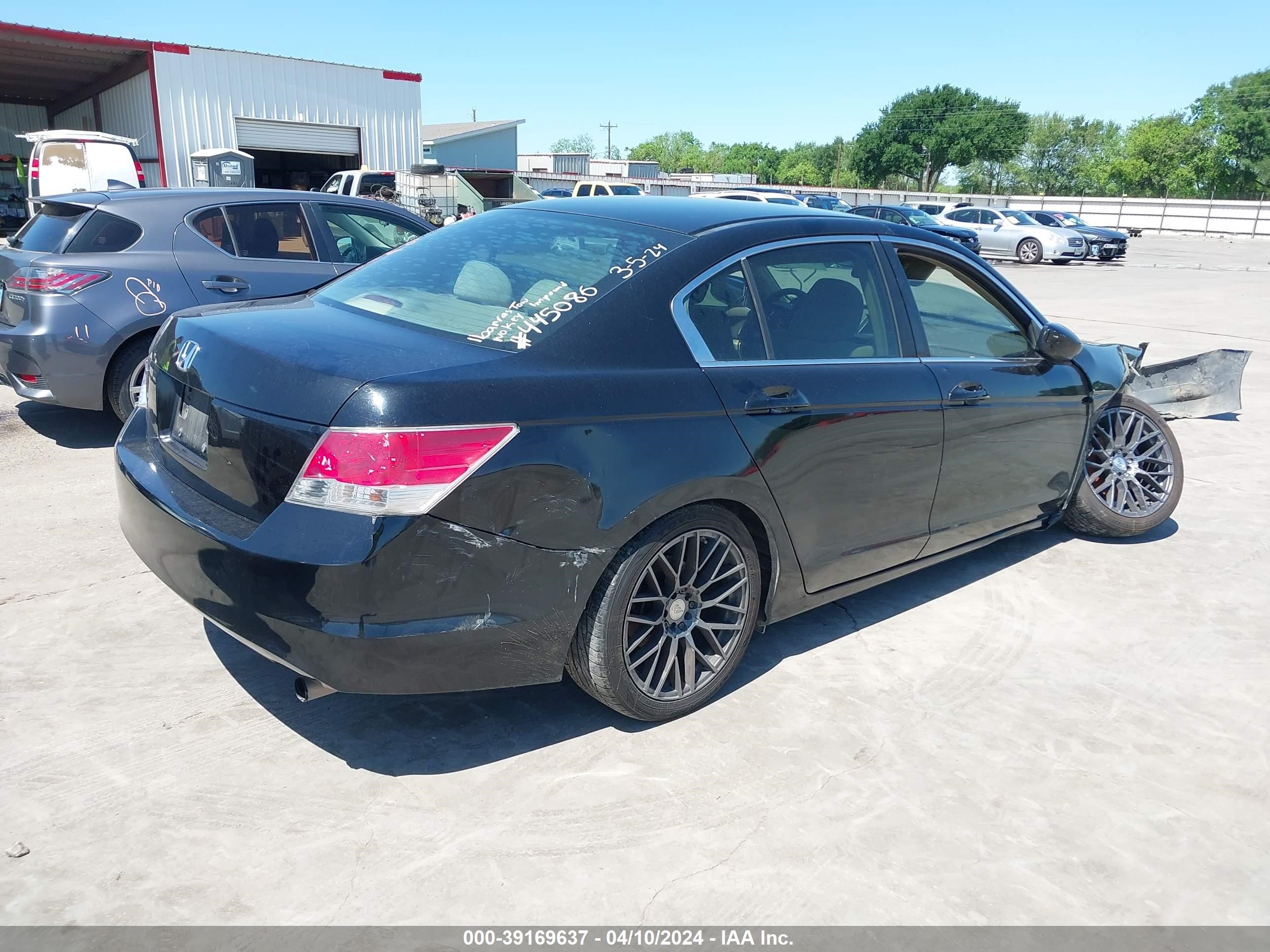 Photo 3 VIN: 1HGCP263X9A130835 - HONDA ACCORD 