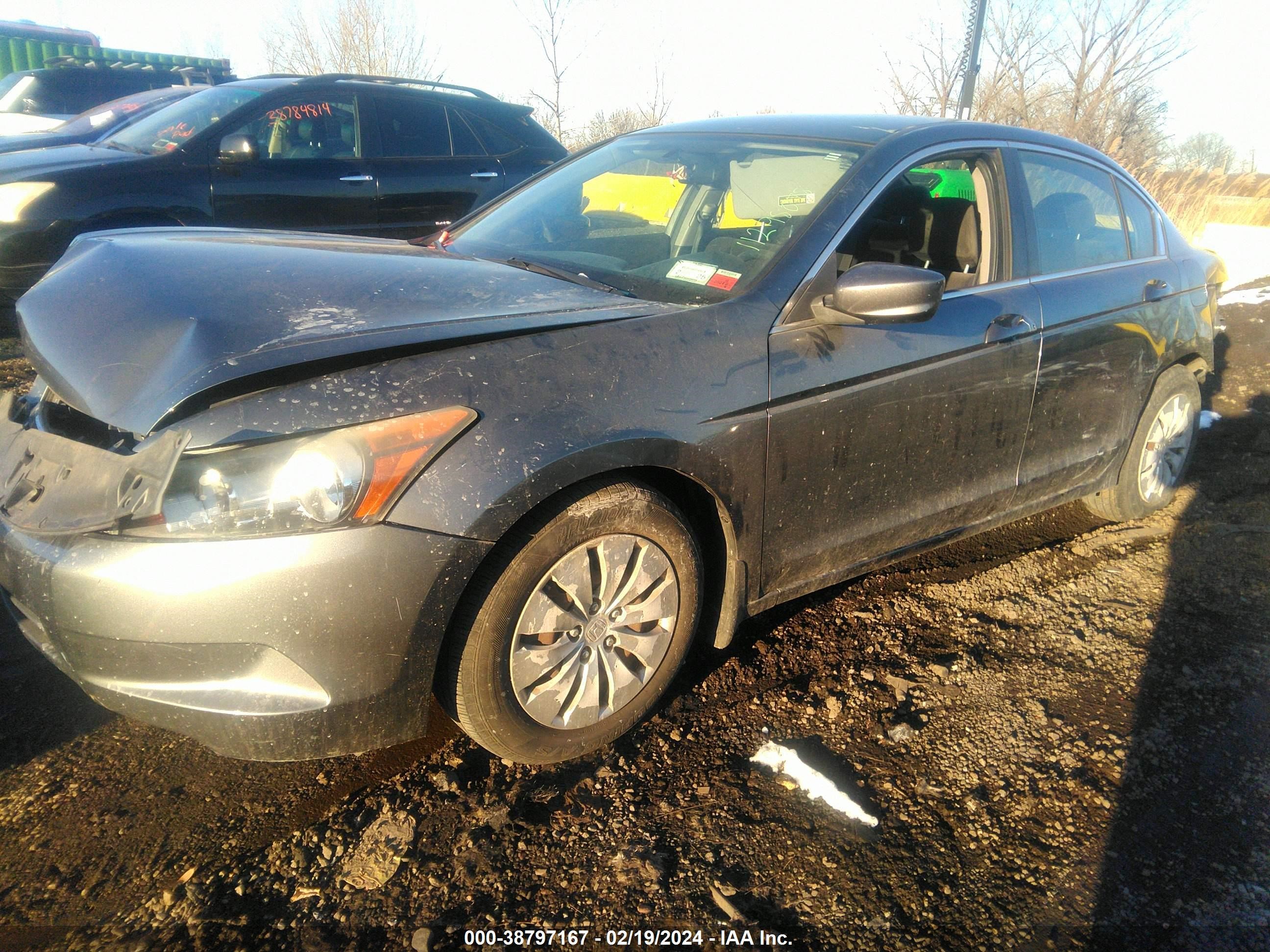 Photo 1 VIN: 1HGCP263X9A169330 - HONDA ACCORD 