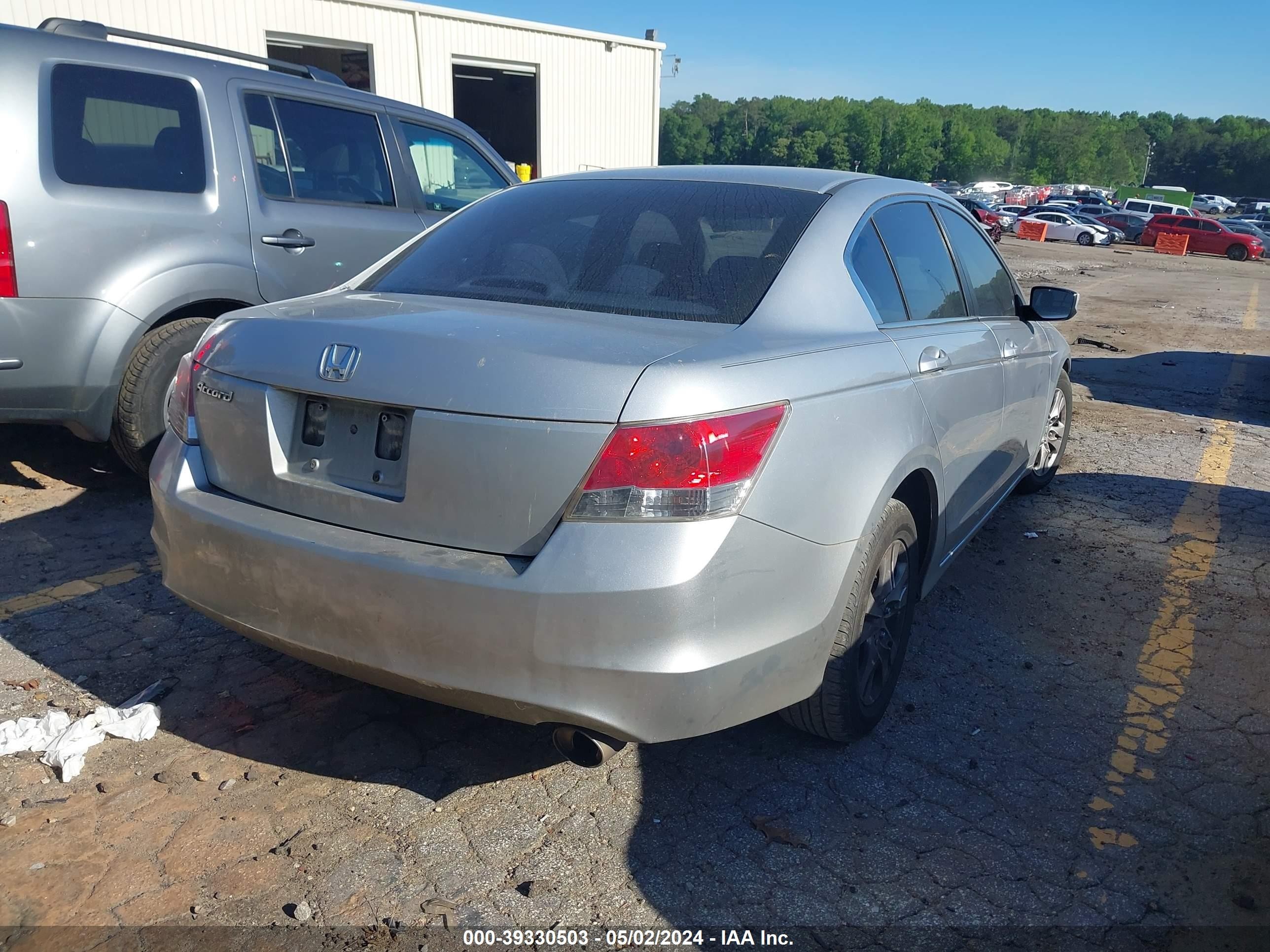 Photo 3 VIN: 1HGCP26409A107640 - HONDA ACCORD 