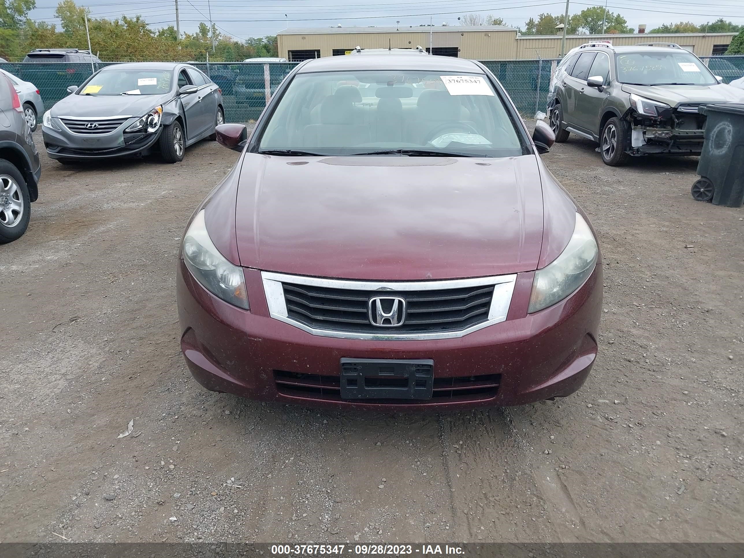 Photo 11 VIN: 1HGCP26418A009277 - HONDA ACCORD 