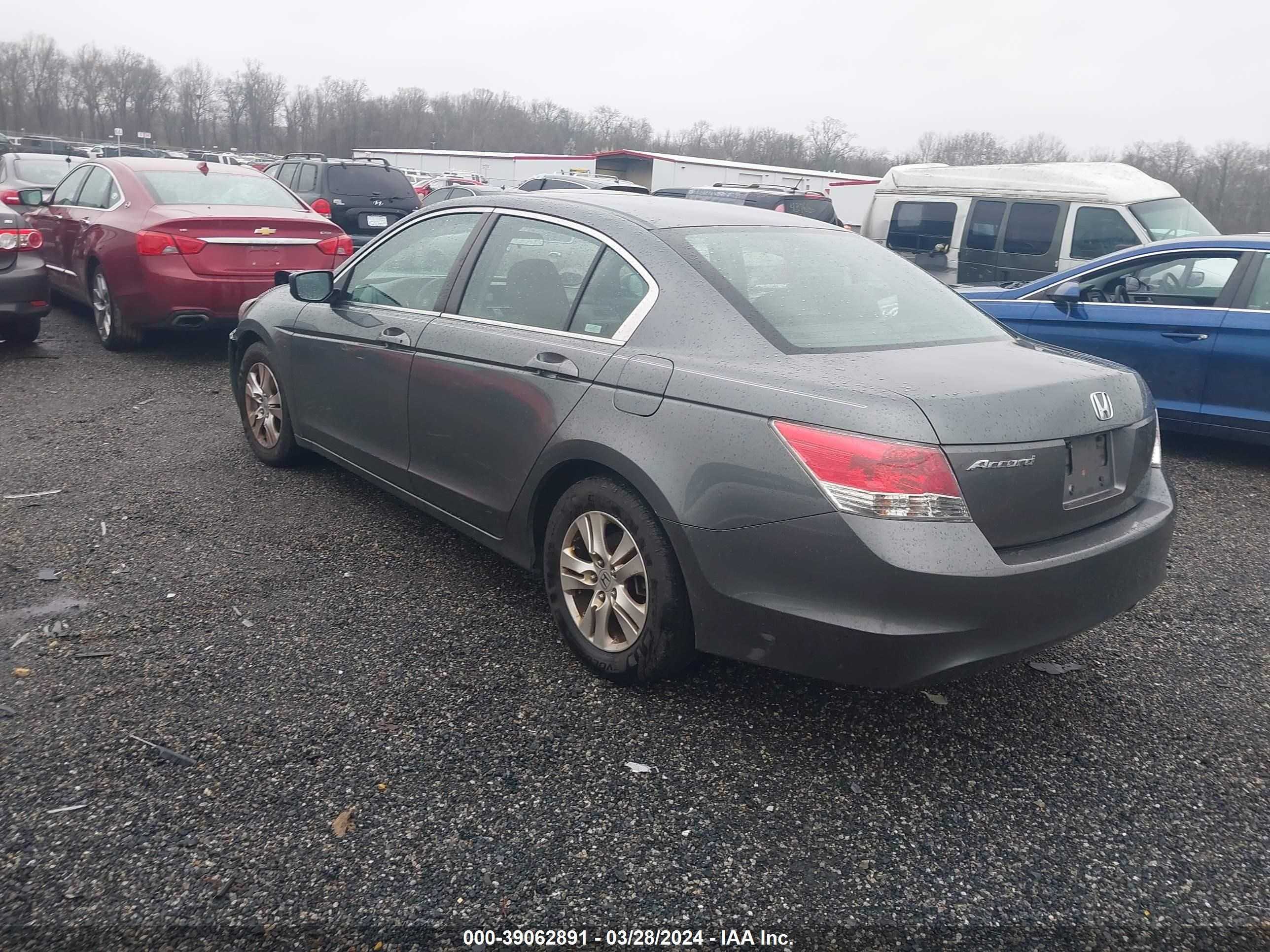 Photo 2 VIN: 1HGCP26418A045857 - HONDA ACCORD 