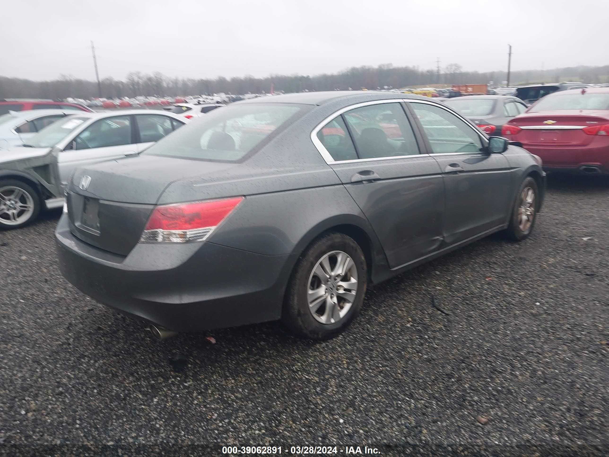 Photo 3 VIN: 1HGCP26418A045857 - HONDA ACCORD 