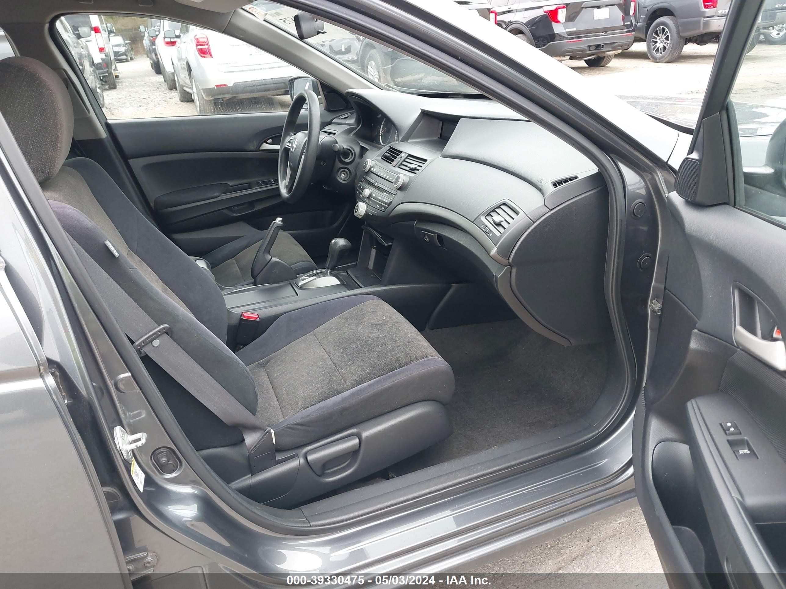 Photo 4 VIN: 1HGCP26419A173596 - HONDA ACCORD 