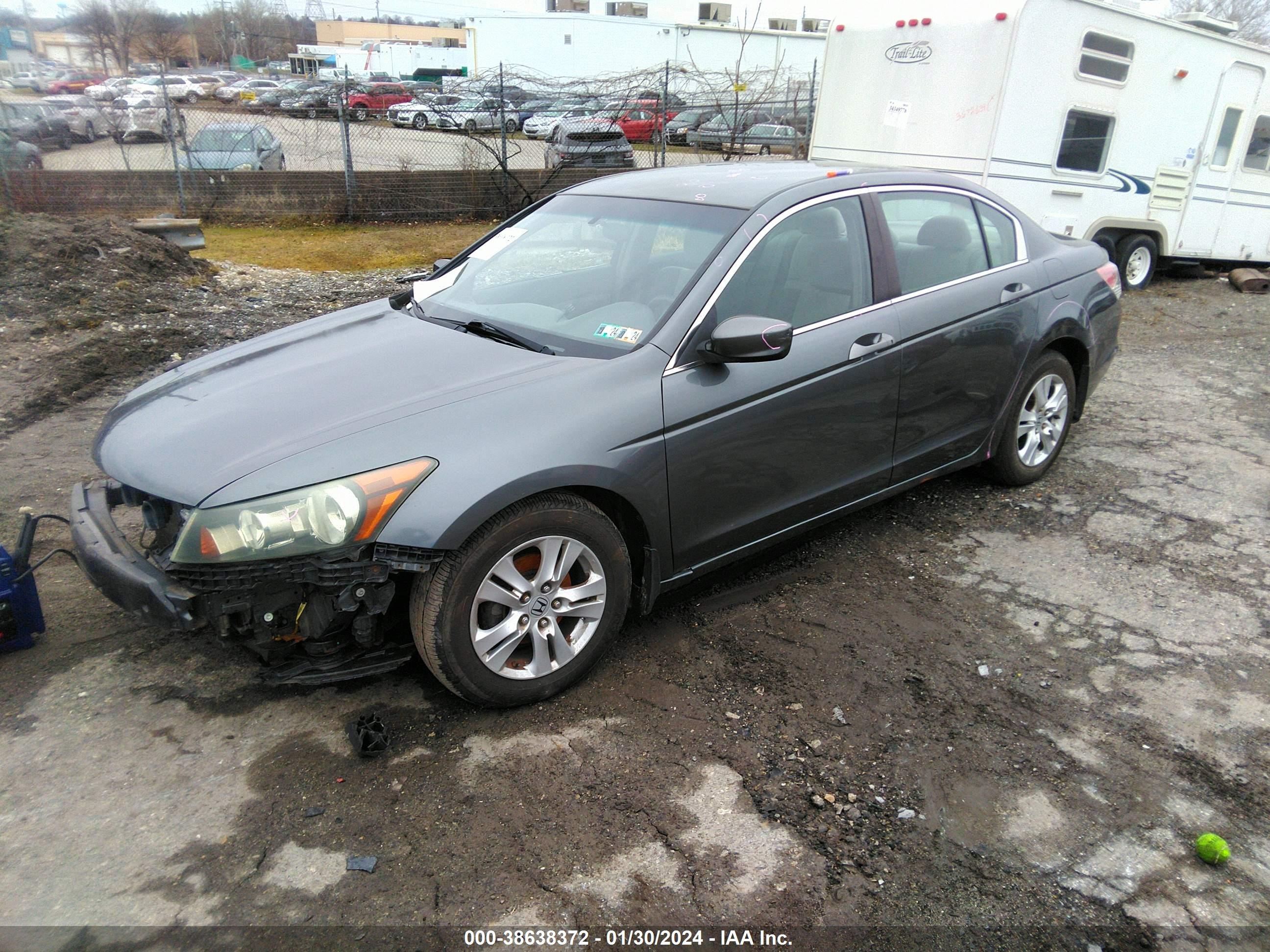 Photo 1 VIN: 1HGCP26428A038500 - HONDA ACCORD 