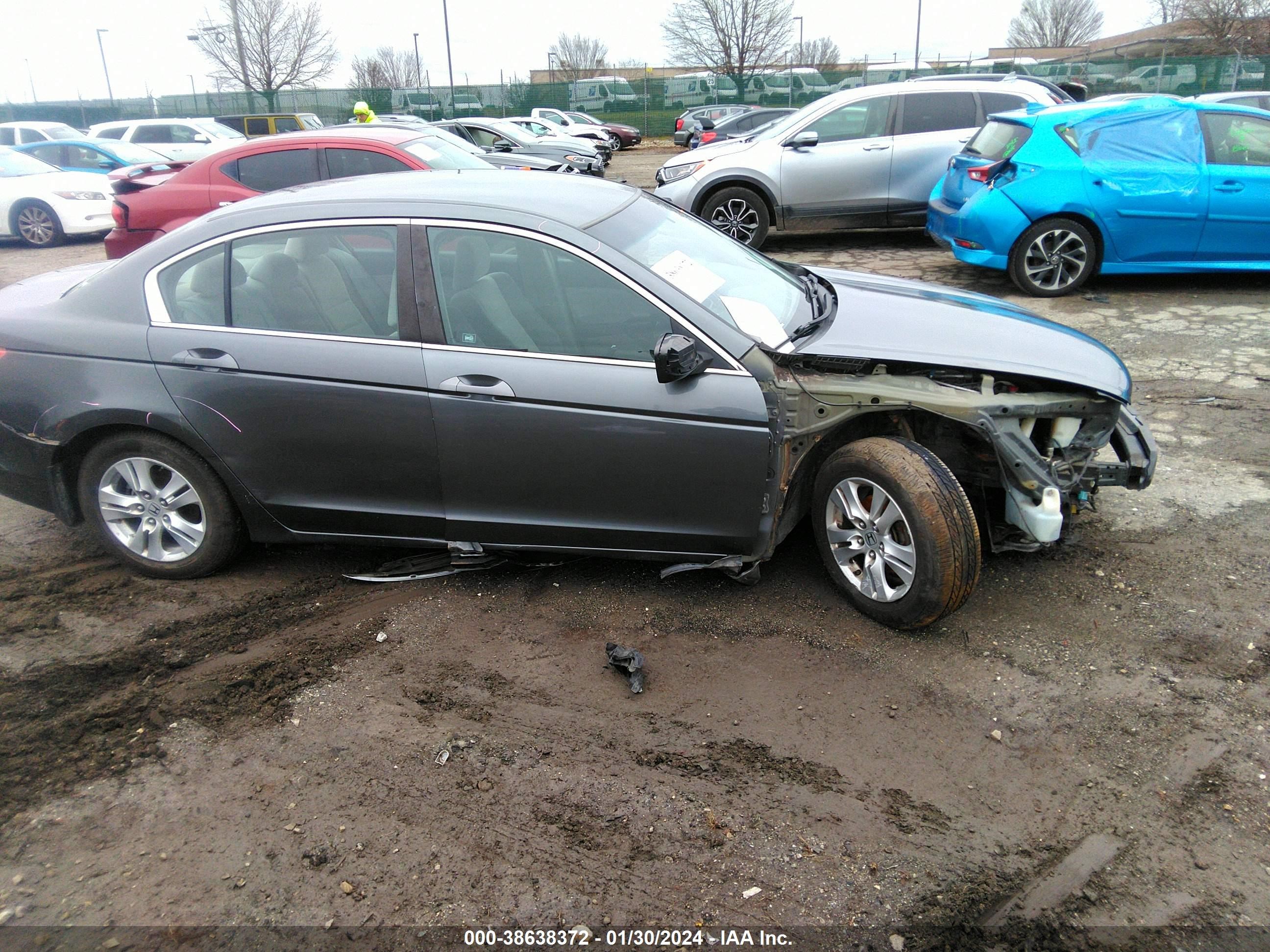 Photo 5 VIN: 1HGCP26428A038500 - HONDA ACCORD 