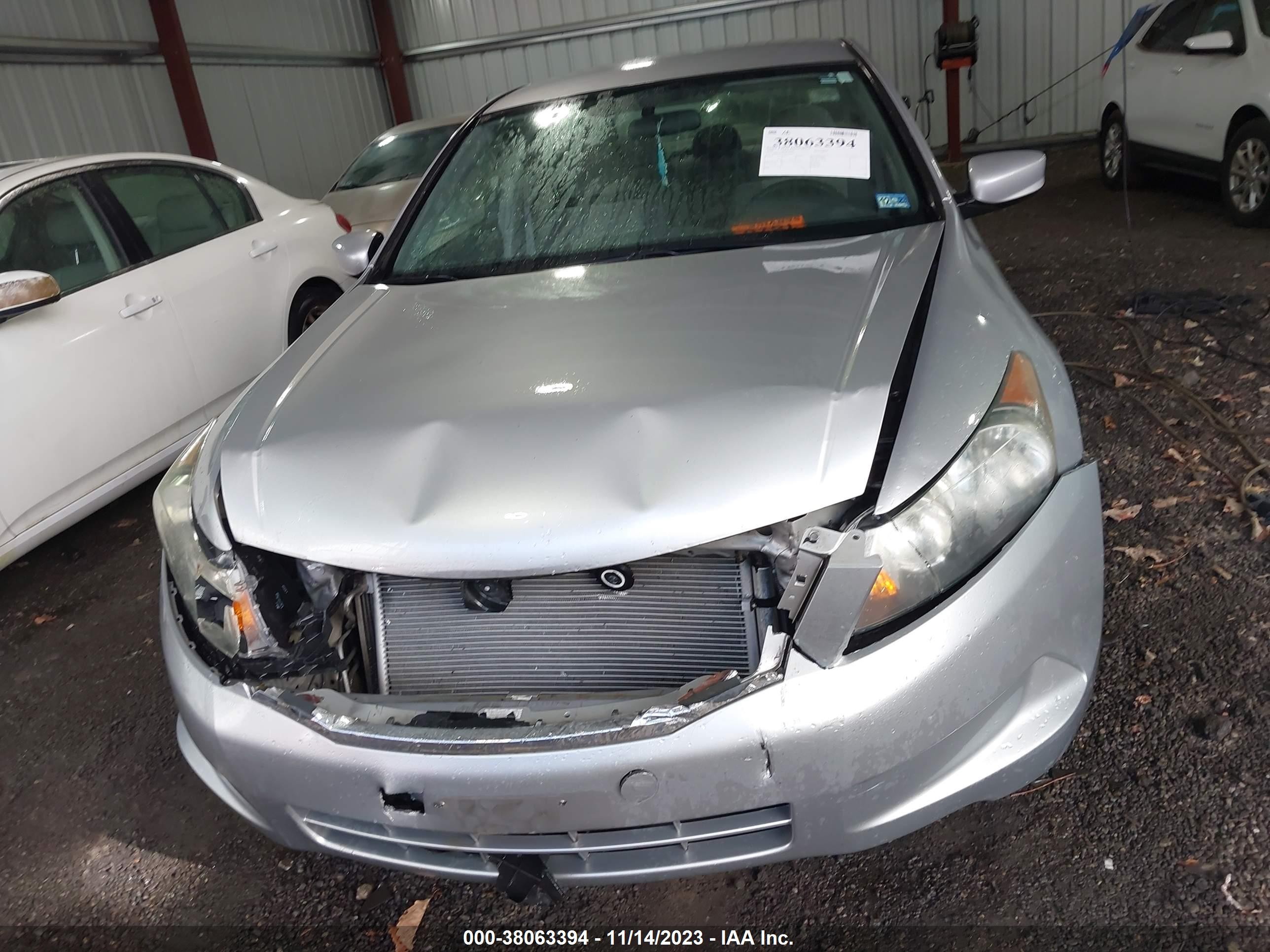 Photo 10 VIN: 1HGCP26428A133915 - HONDA ACCORD 