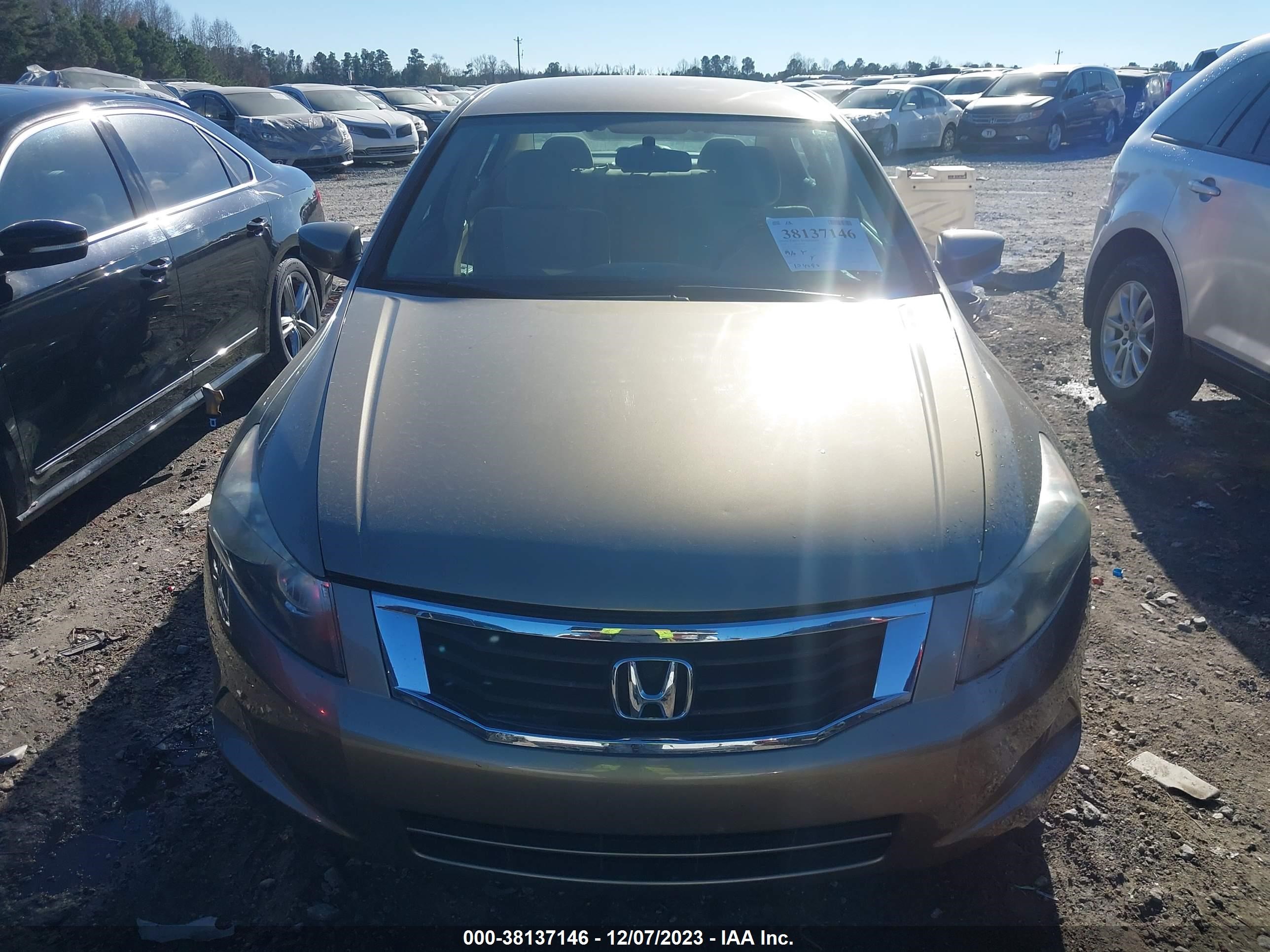 Photo 11 VIN: 1HGCP26428A150293 - HONDA ACCORD 