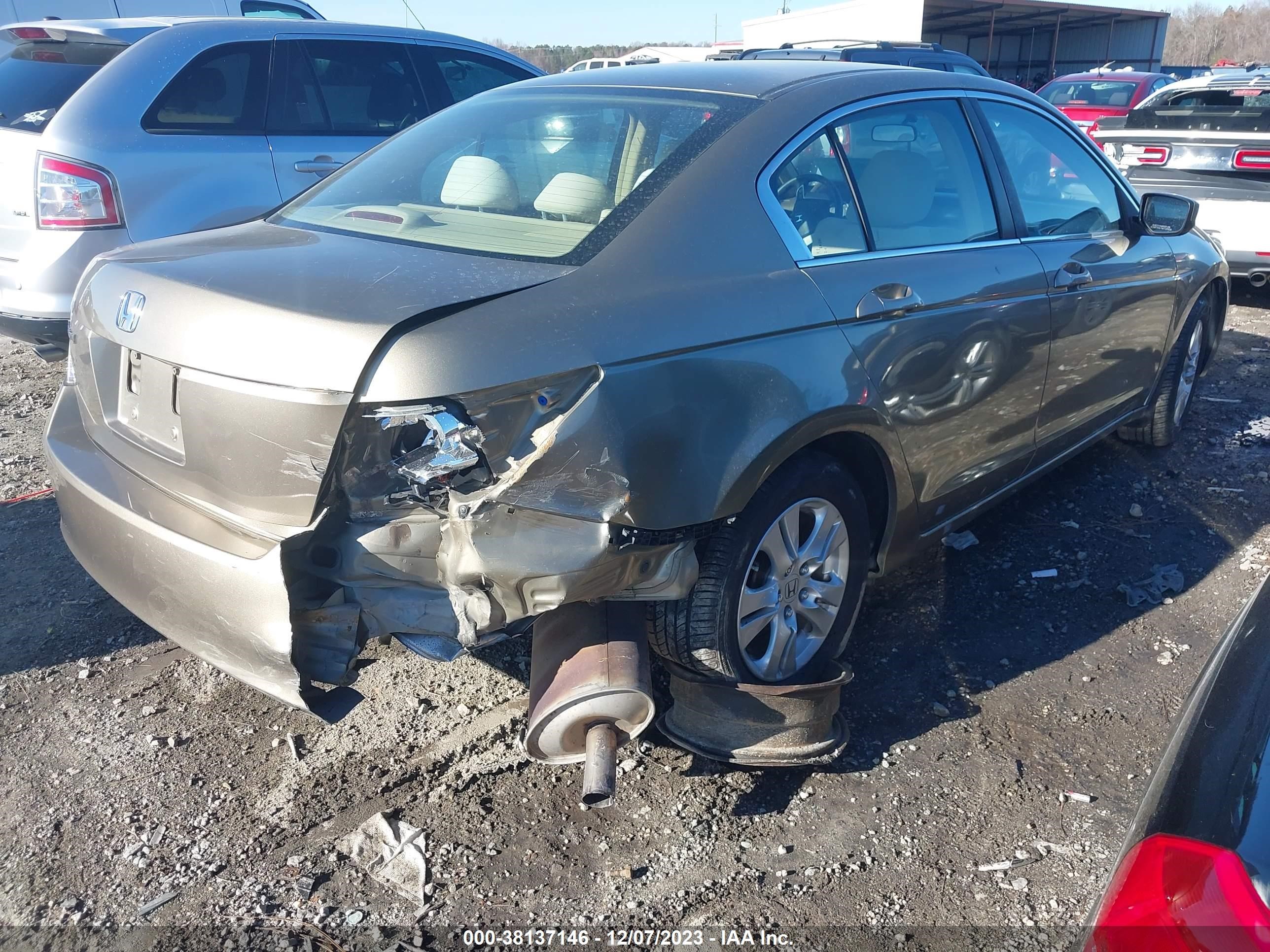 Photo 3 VIN: 1HGCP26428A150293 - HONDA ACCORD 