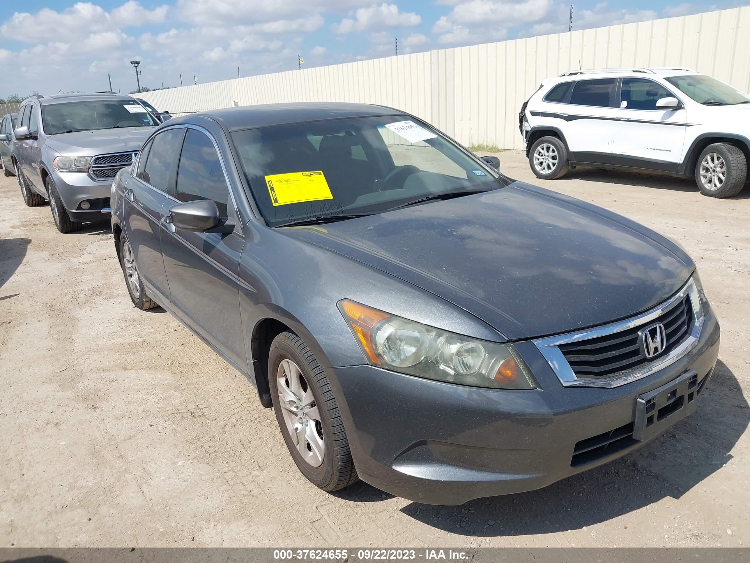 Photo 0 VIN: 1HGCP26428A165585 - HONDA ACCORD 