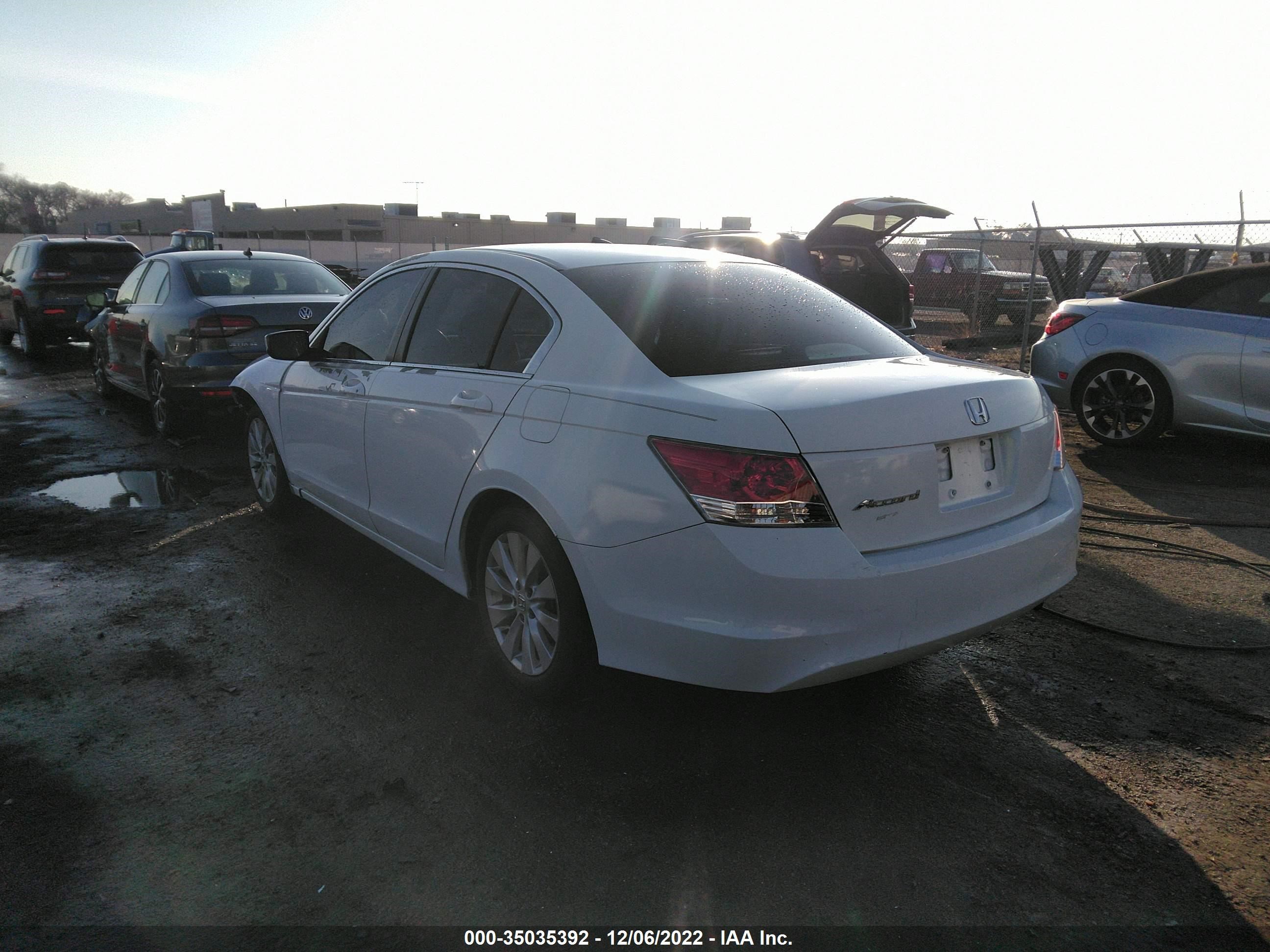 Photo 2 VIN: 1HGCP26429A164339 - HONDA ACCORD 