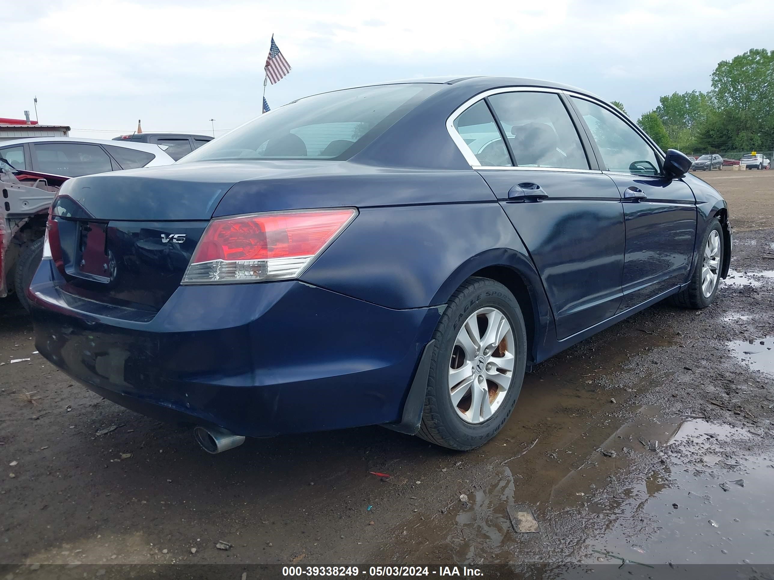 Photo 3 VIN: 1HGCP26448A078741 - HONDA ACCORD 