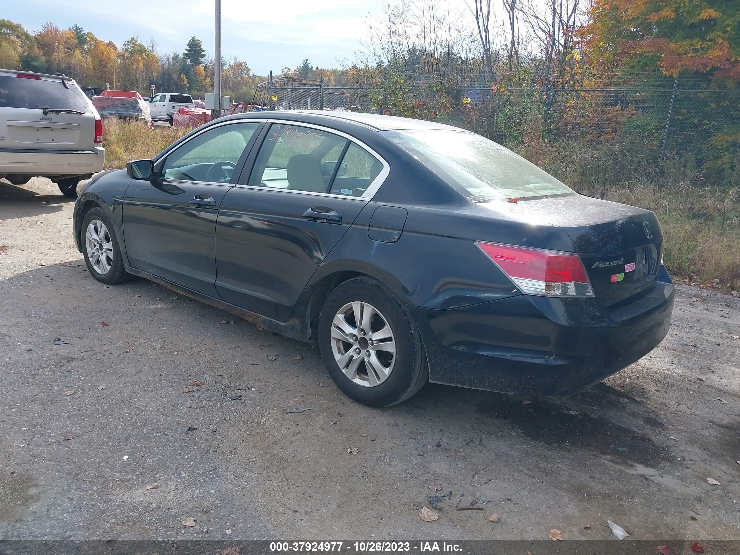 Photo 2 VIN: 1HGCP26449A047281 - HONDA ACCORD 