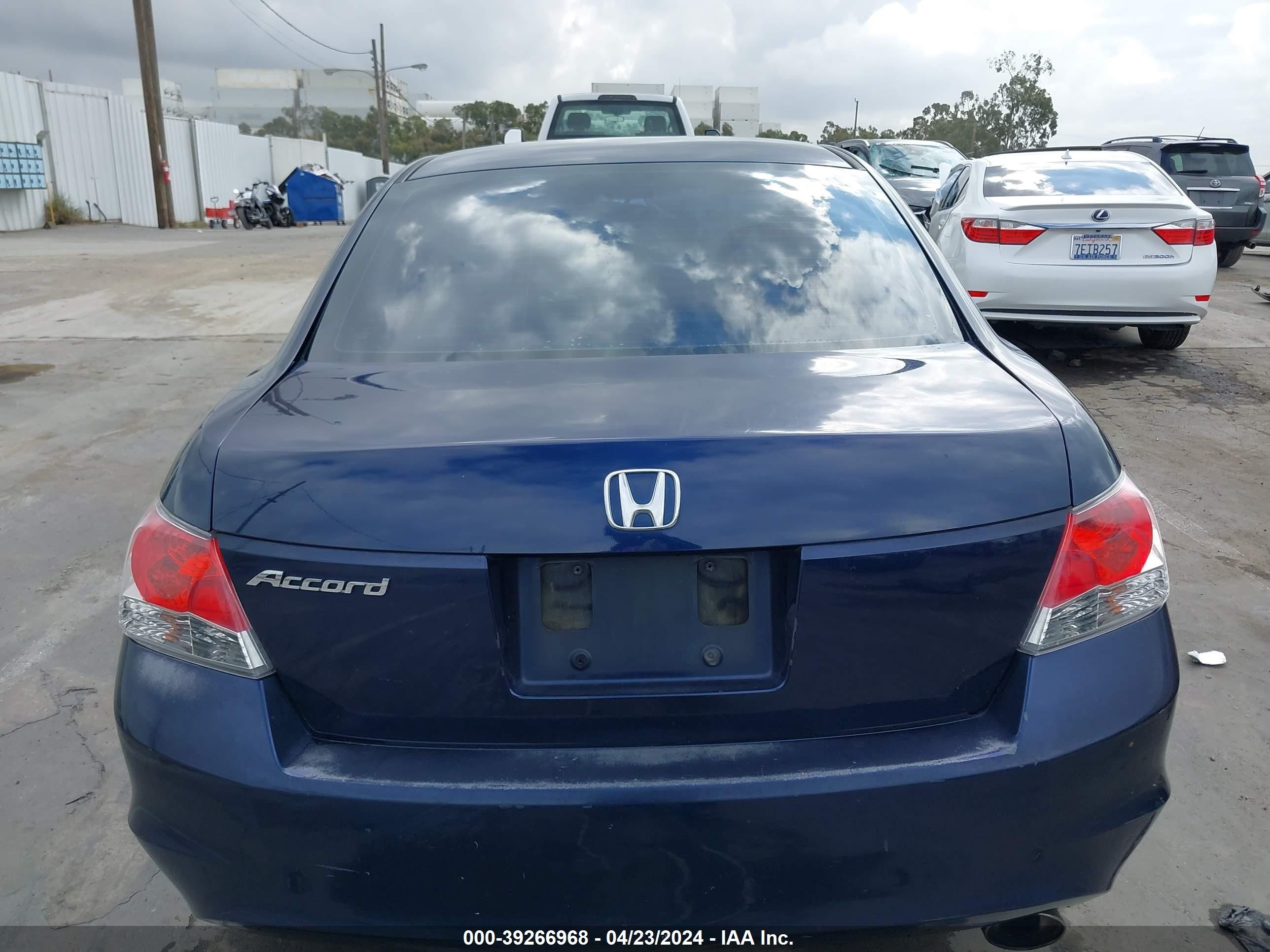 Photo 16 VIN: 1HGCP26449A190201 - HONDA ACCORD 