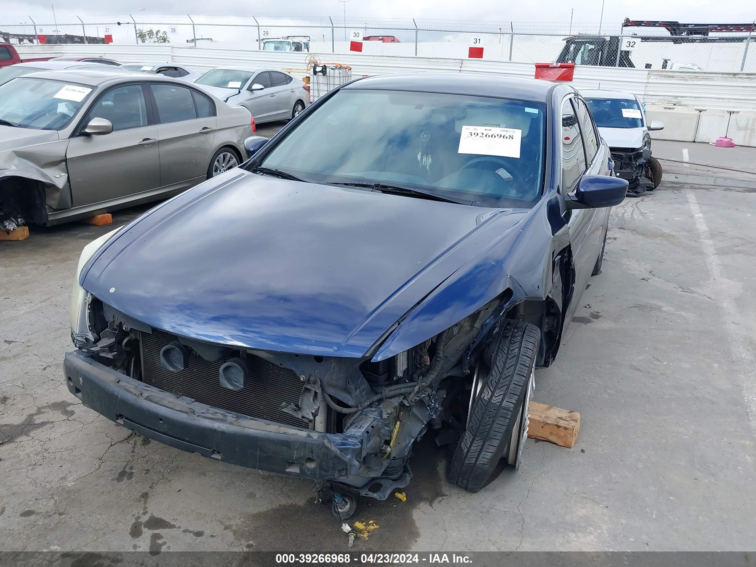 Photo 5 VIN: 1HGCP26449A190201 - HONDA ACCORD 