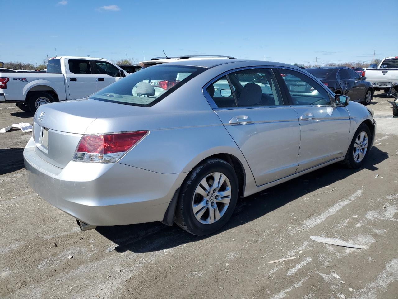 Photo 2 VIN: 1HGCP26458A053072 - HONDA ACCORD 