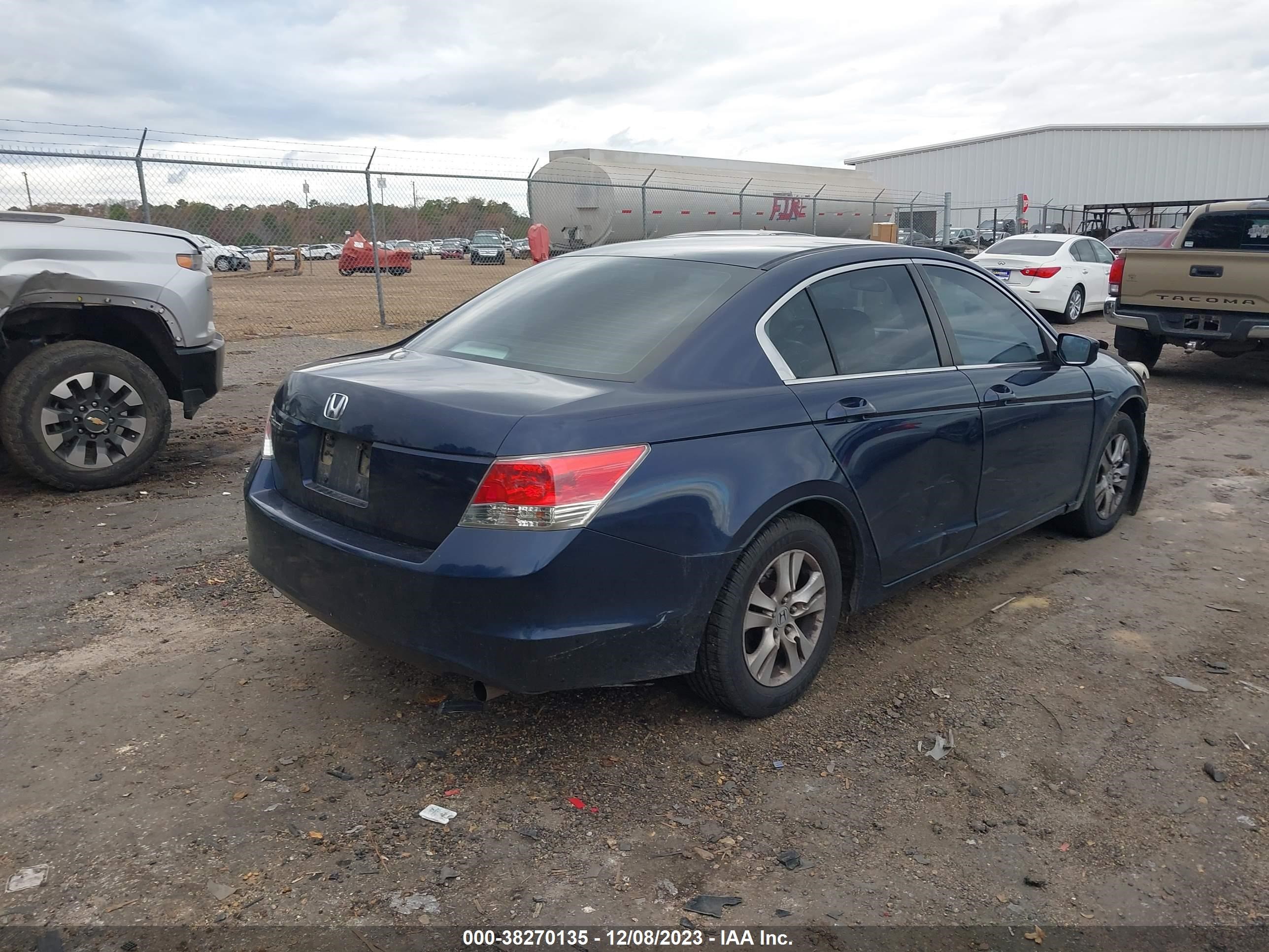 Photo 3 VIN: 1HGCP26458A080546 - HONDA ACCORD 