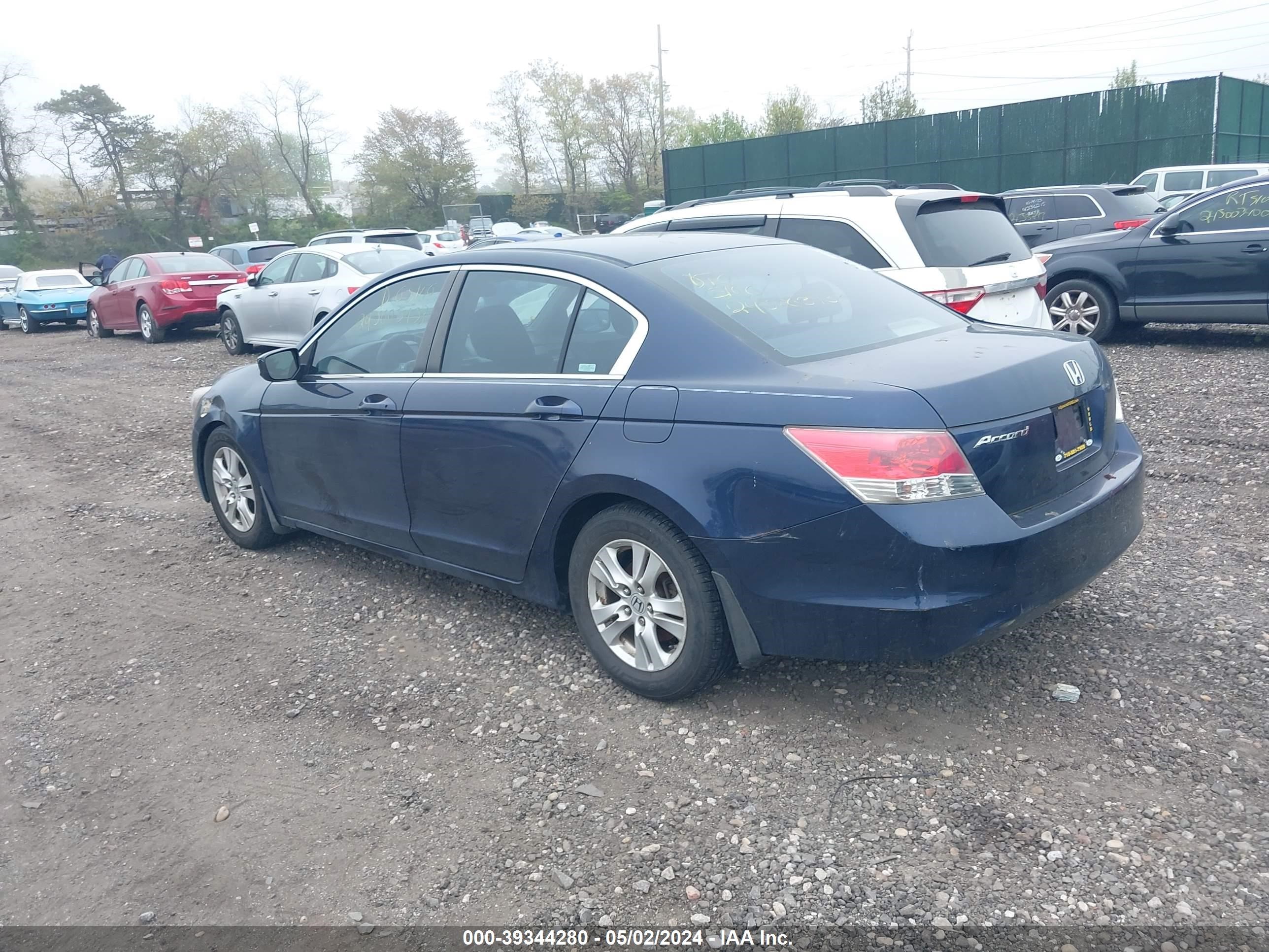 Photo 2 VIN: 1HGCP26458A142804 - HONDA ACCORD 