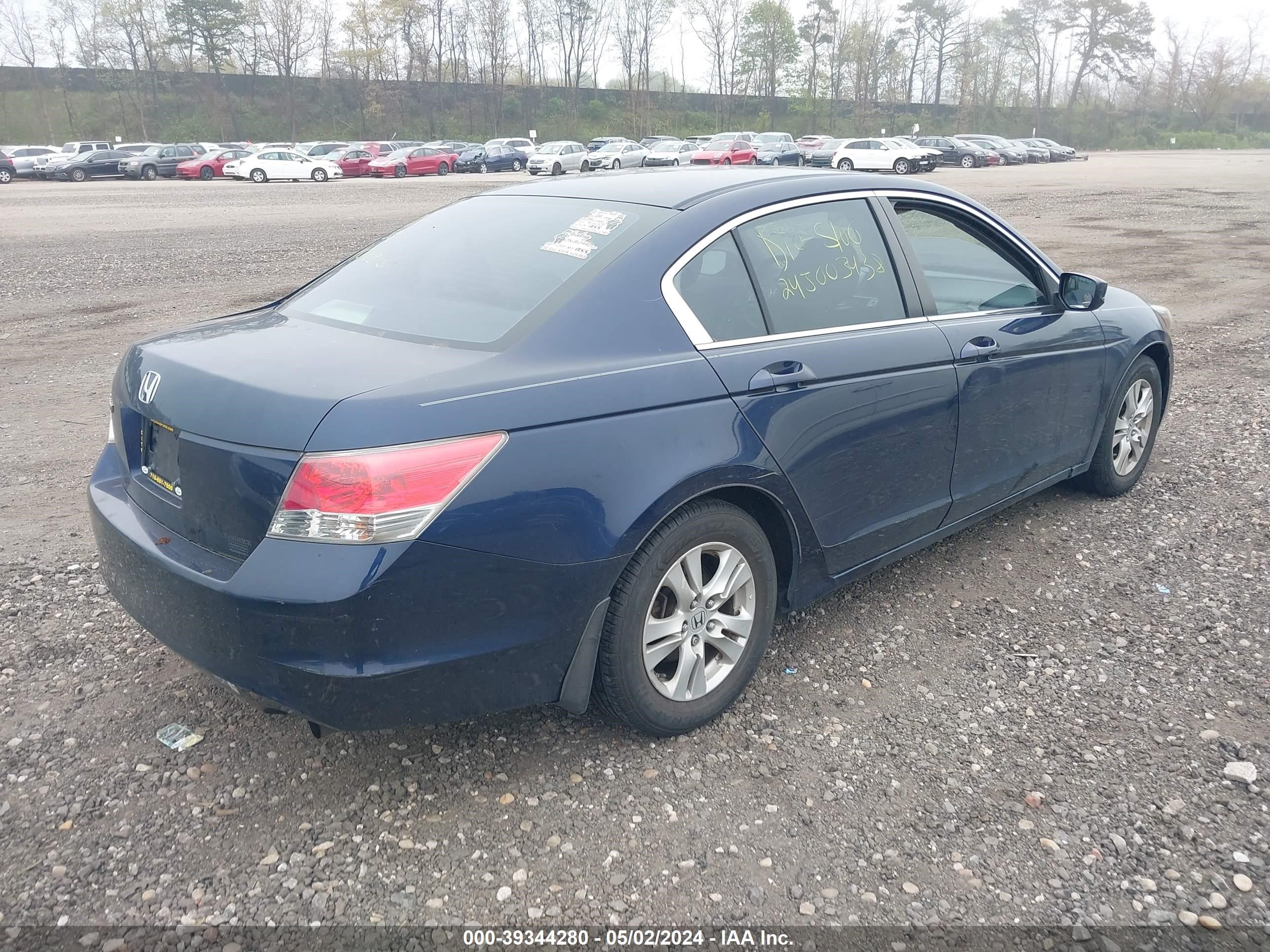 Photo 3 VIN: 1HGCP26458A142804 - HONDA ACCORD 