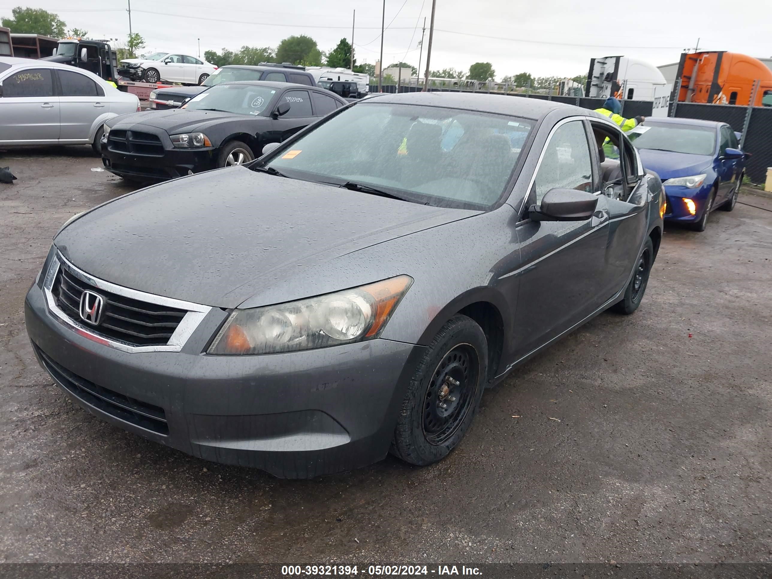 Photo 1 VIN: 1HGCP26468A040542 - HONDA ACCORD 