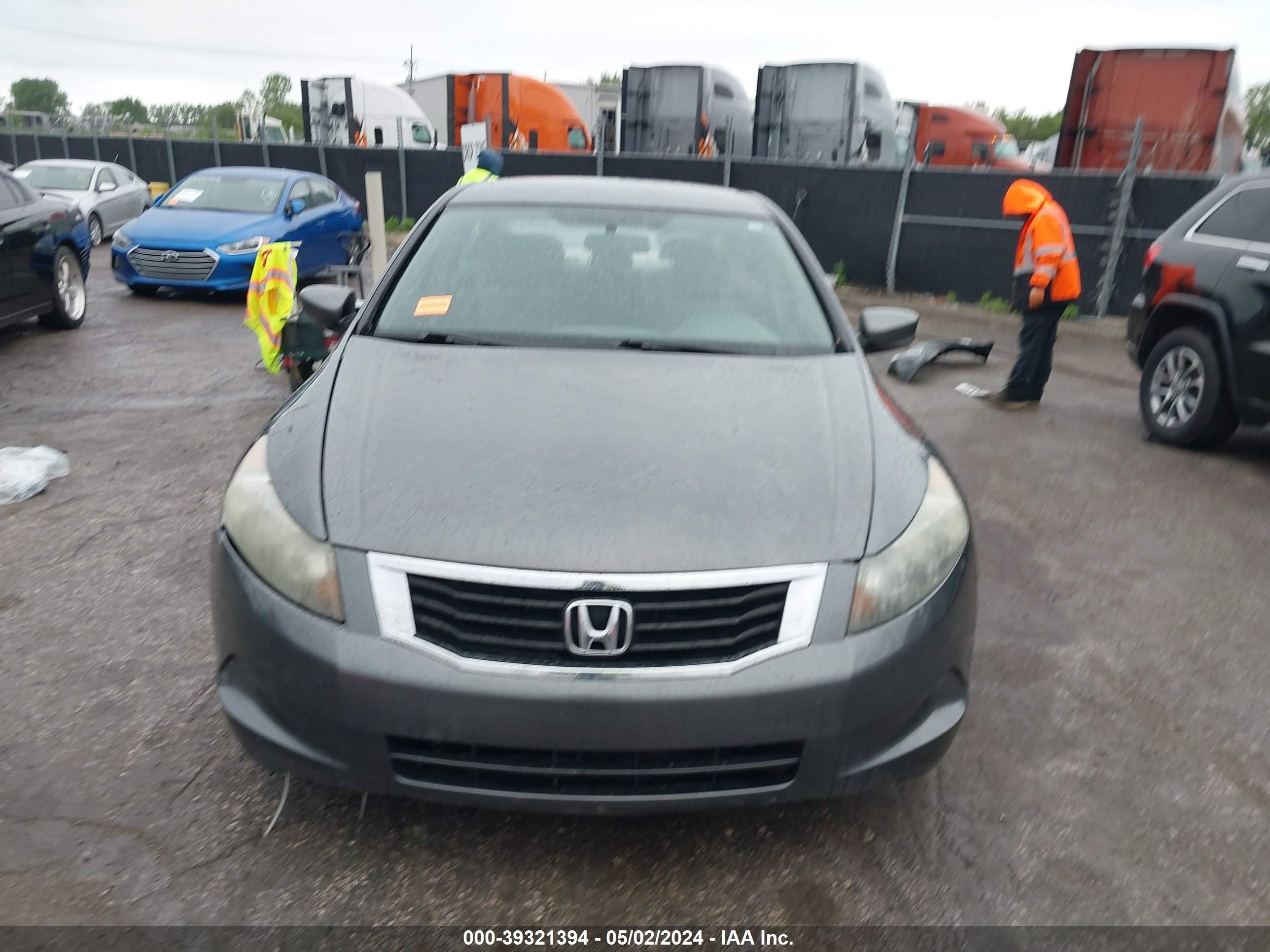 Photo 11 VIN: 1HGCP26468A040542 - HONDA ACCORD 